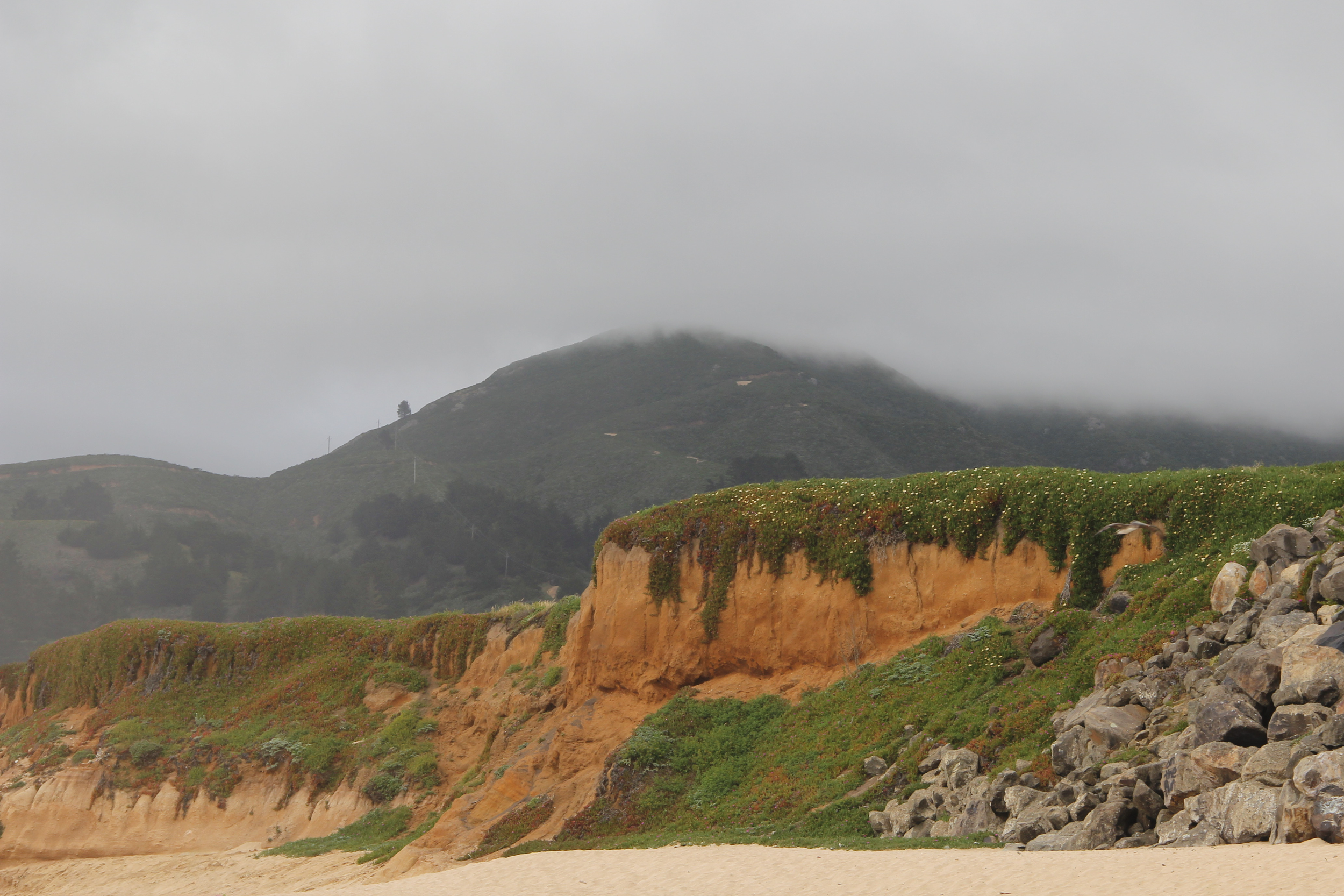 CAmontara cliff fog.png