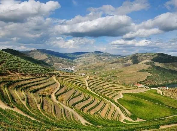 Friday Flight 9/5: Portugal