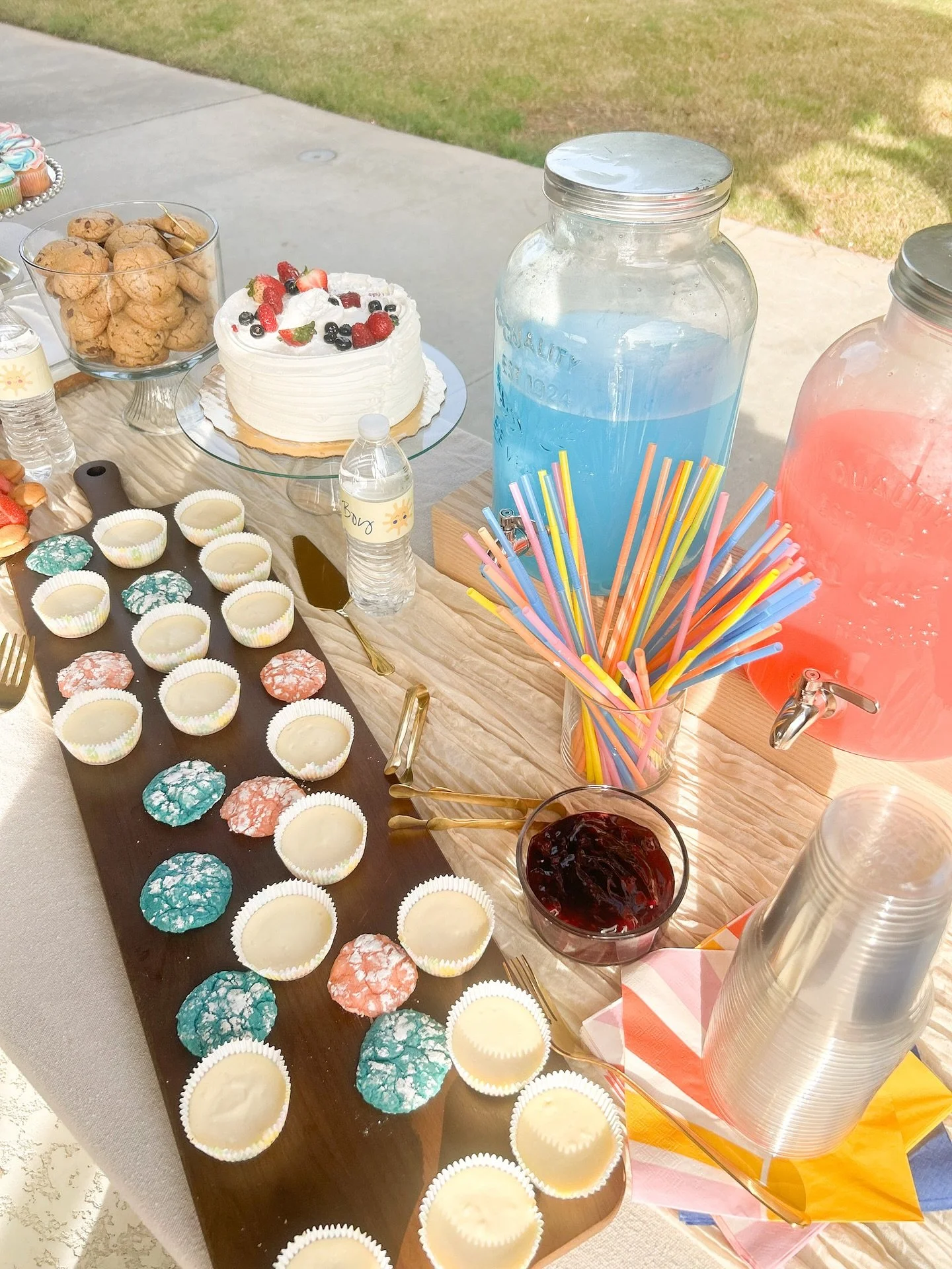 November 17, 2024: When the day arrived everything was in order and going perfectly. We placed the Balloon Towers, set the tables, hung the clothesline, and set the food table with elegant glassware and a gorgeous wooden platter. As the guests arrive