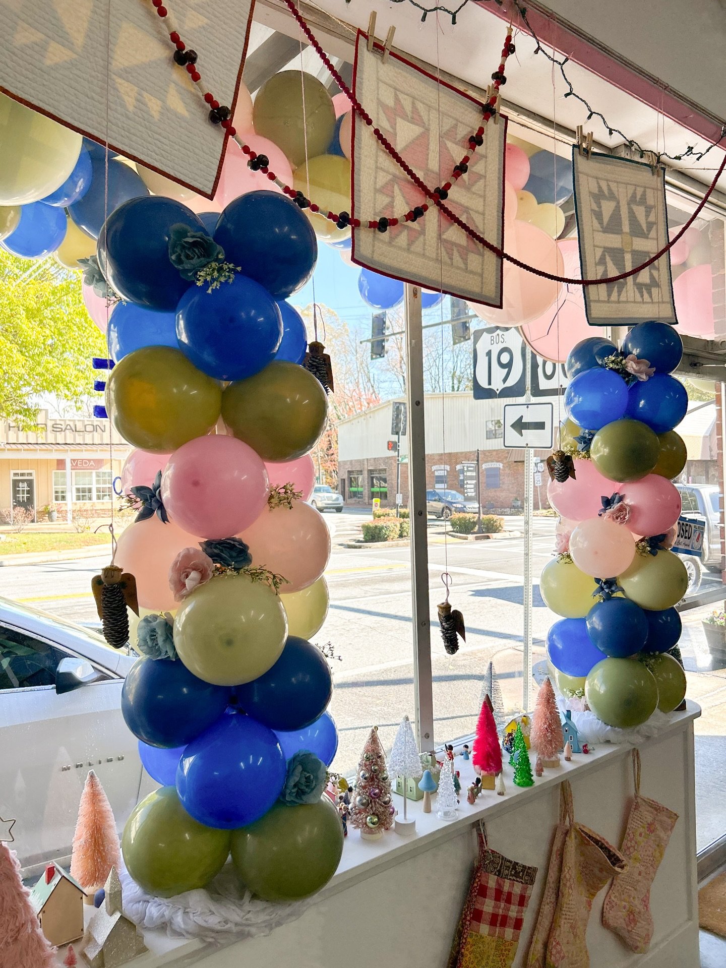 November 20, 2024: For Little Sister&rsquo;s Ribbon Cutting, we created two Mini Balloon towers to match their brand colors and we added some artificial flowers to give it that extra pop! They both turned out so good and made the perfect addition to 