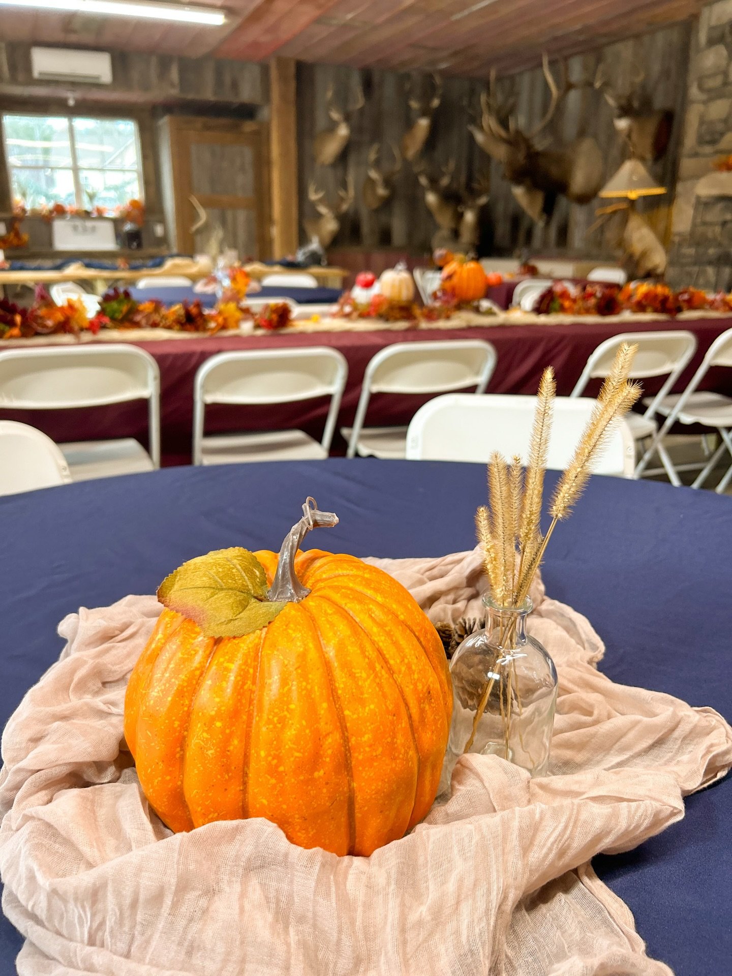 November 28, 2024: To maintain a simple decor theme, we avoided extravagant table settings. Each table was covered with a tablecloth and runner, adorned with a petite arrangement of dried florals. We were very pleased with how everything turned out. 