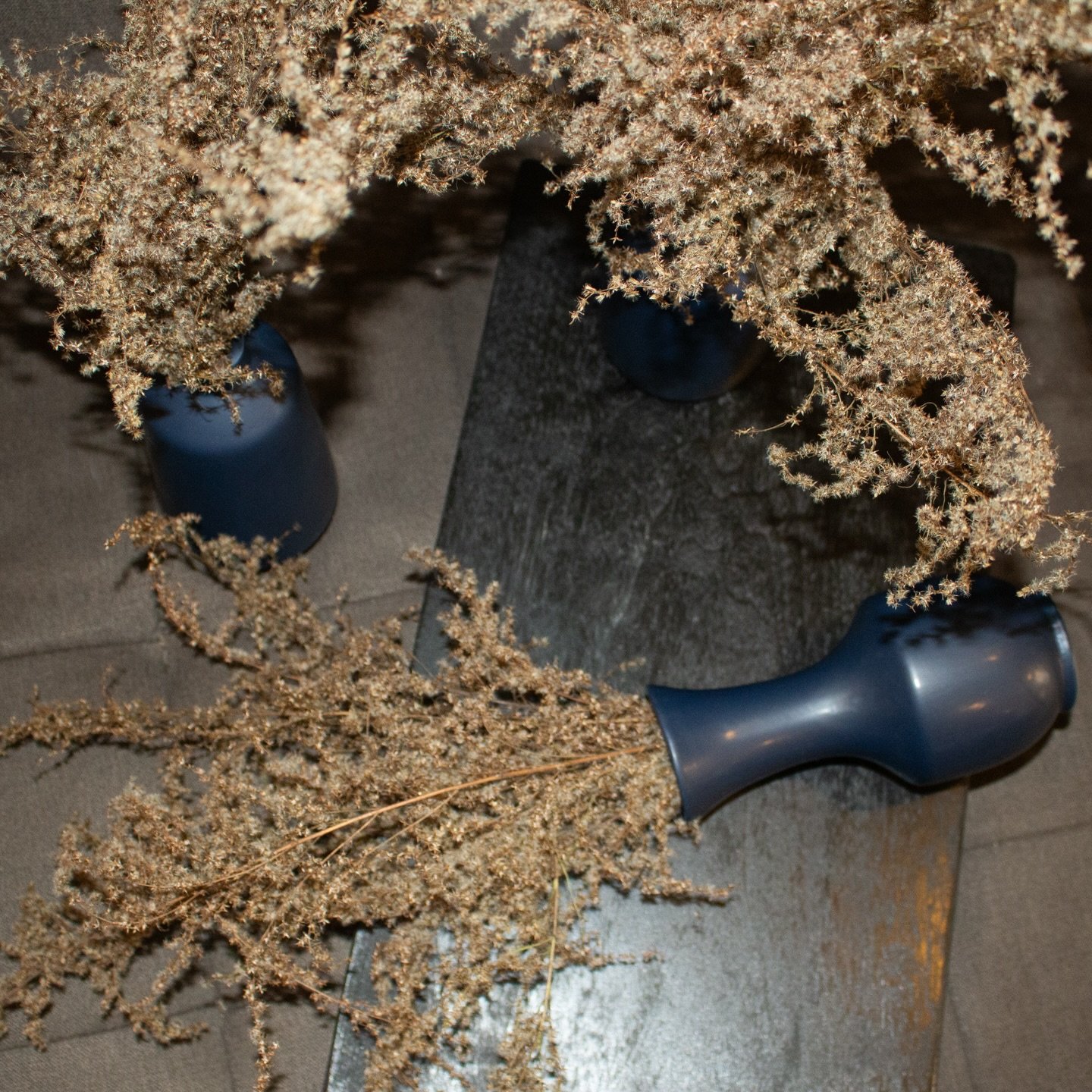 Eupafolium&rsquo;s beautiful beige brown hue with delicate silver undertones creates a calm, elevated look that pairs seamlessly with any decor style, from modern minimalist to cozy farmhouse these dried florals are sure to elevate your space. Visit 