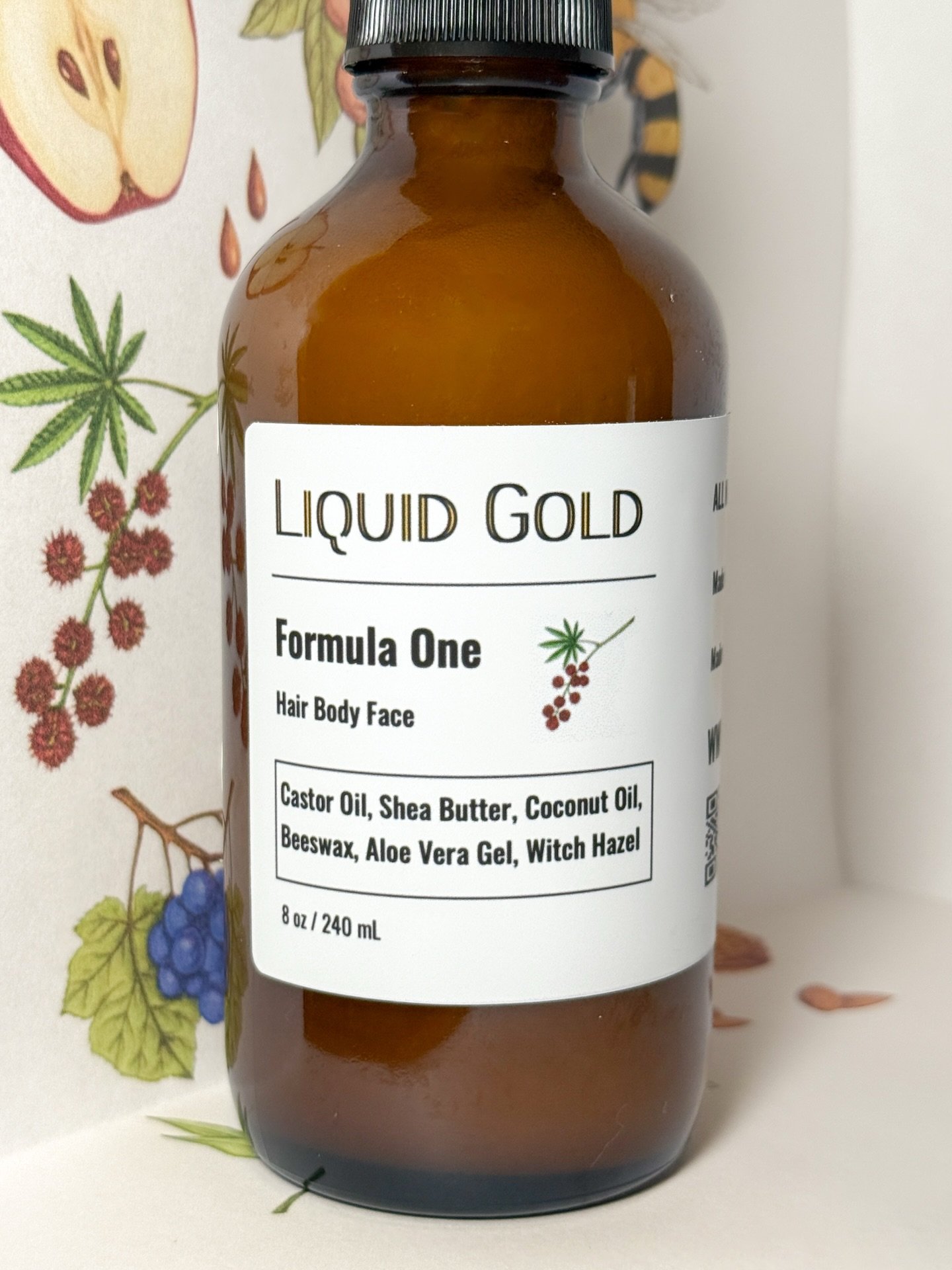 Liquid Gold Formula One is a gentle, all natural cleanser formulated to cleanse without stripping. Rich in shea butter and coconut oil to support the skin barrier, with witch hazel and apple cider vinegar providing a mild balance. 
 
Use on Hair, Bod