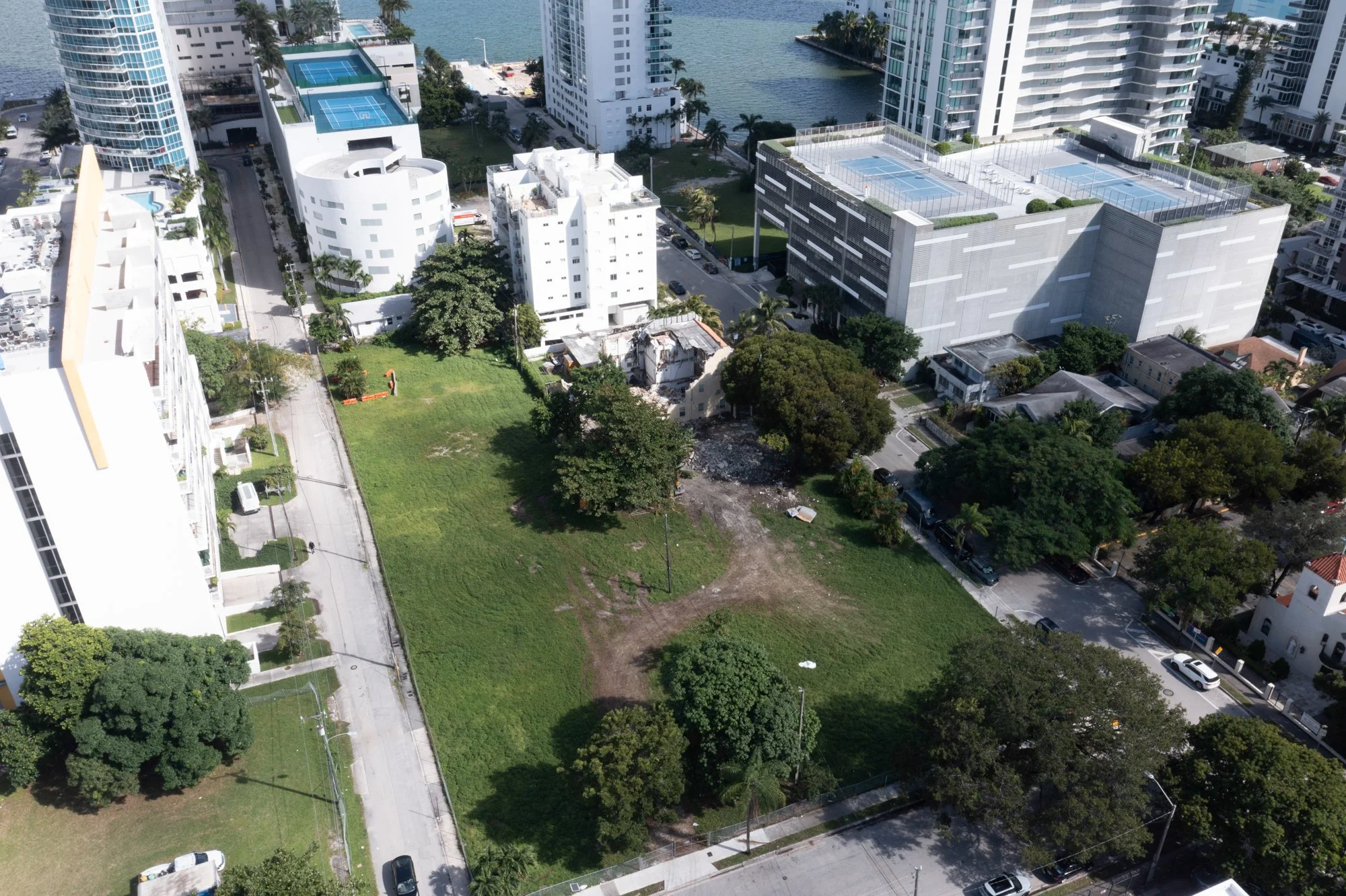 430-421 NE 29th Terrace.jpg