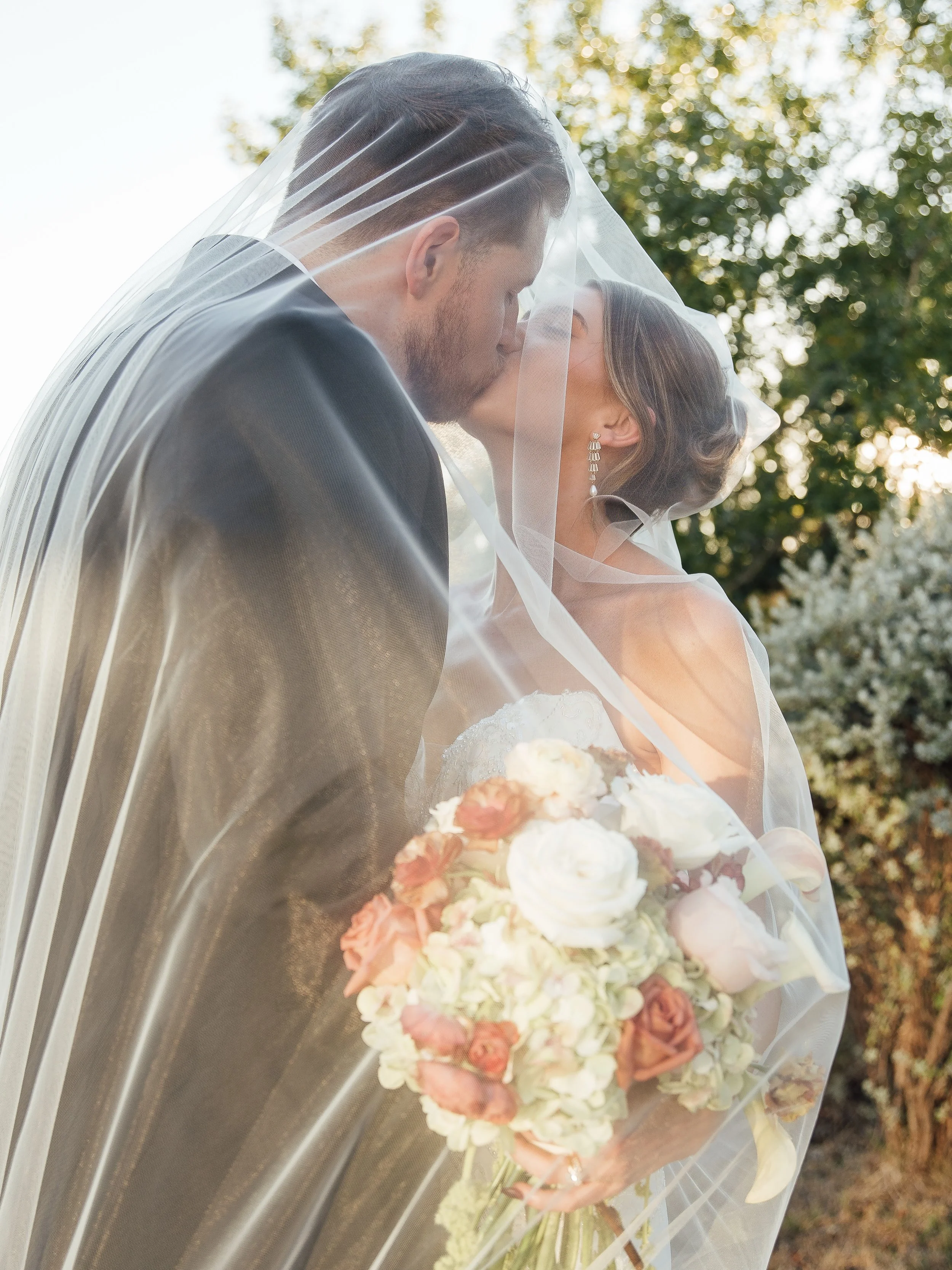 Still thinking about Lyndzie and Zach&rsquo;s wedding. 🤍 One of my favorites. Mauve, blush, and green in November light? Perfect. 💍

Read about their perfect day on the blog, link in bio.

The amazing vendor team:
Photographer: @photosbykatielizabe