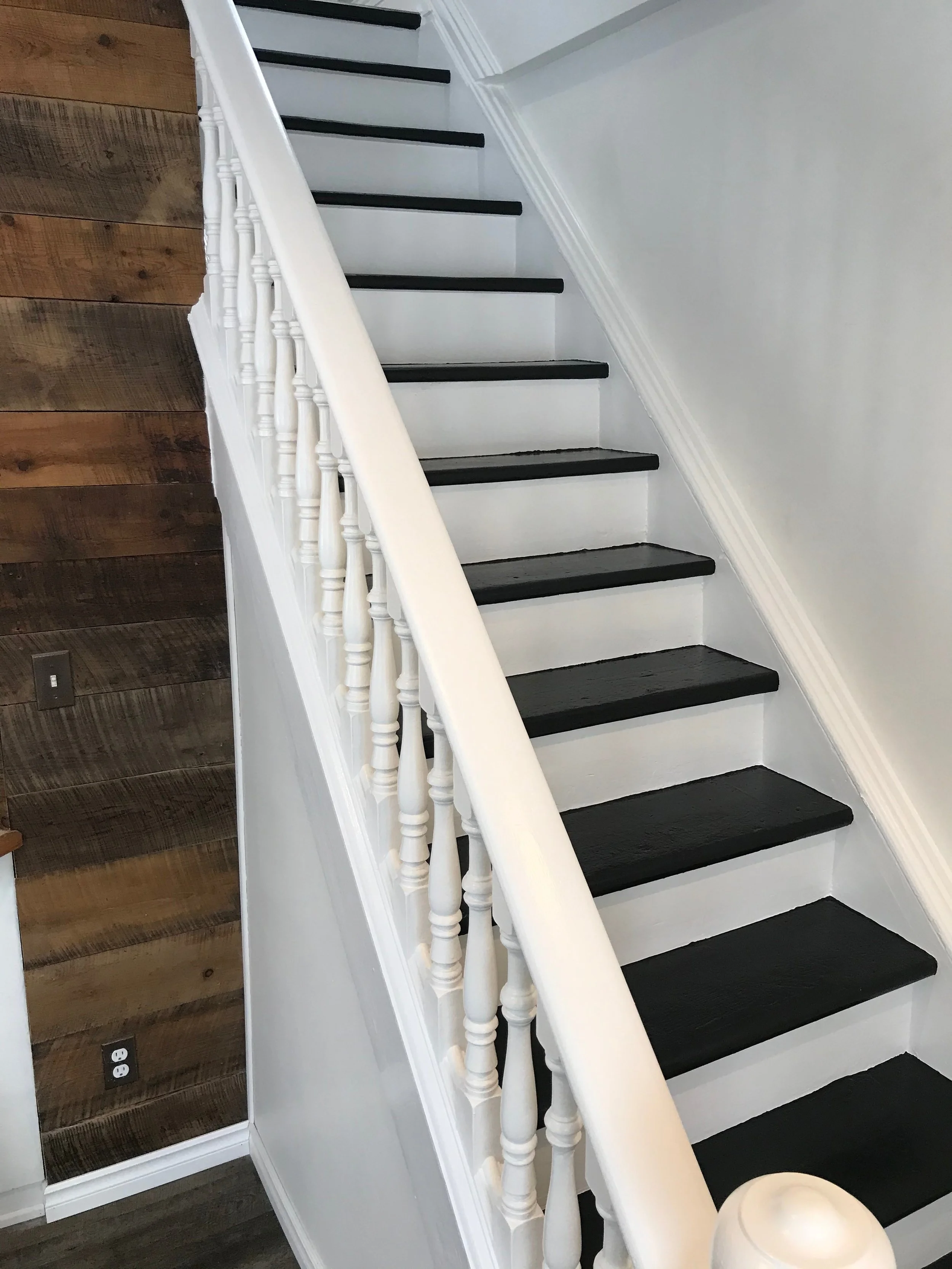 natural wood finishes, pine ceiling, v-joint, tongue and groove