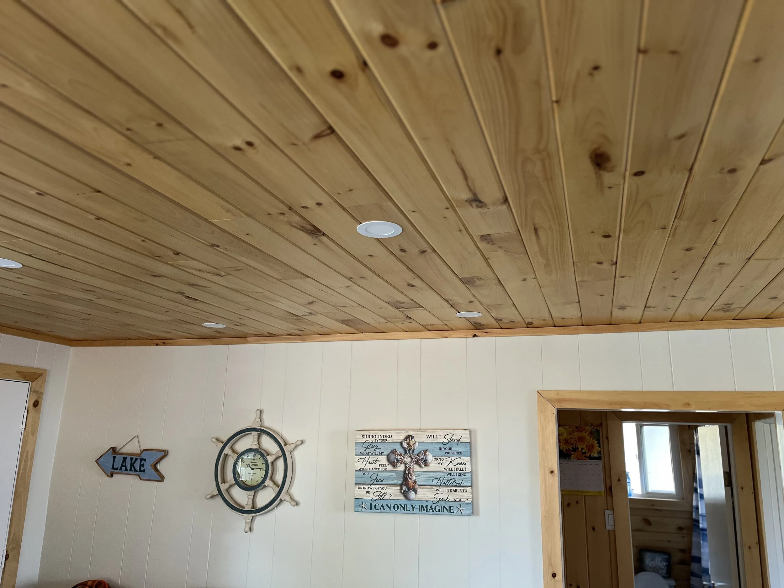 natural wood finishes, pine ceiling, v-joint, tongue and groove