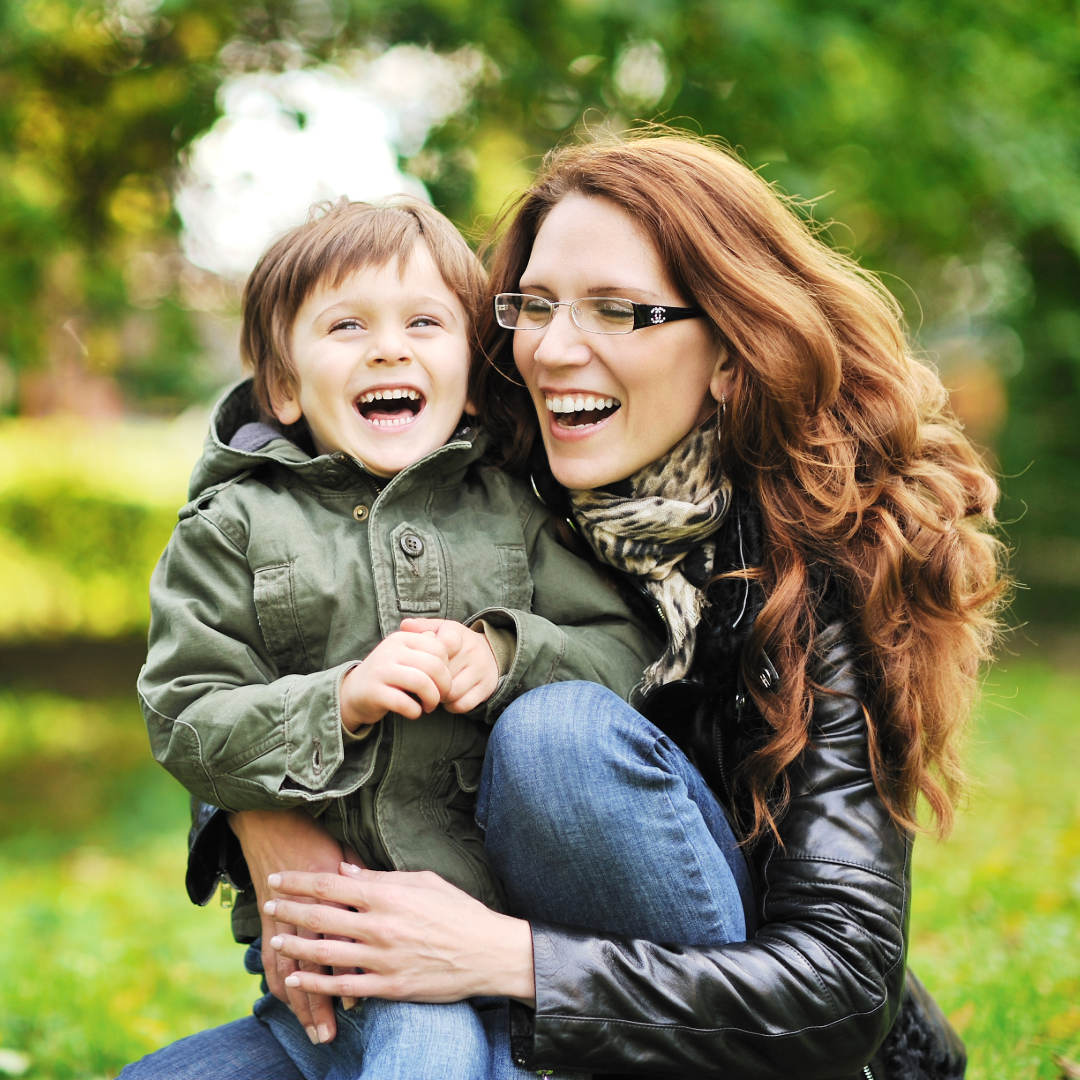 single mom laughing with daughter in Fort Worth Texas