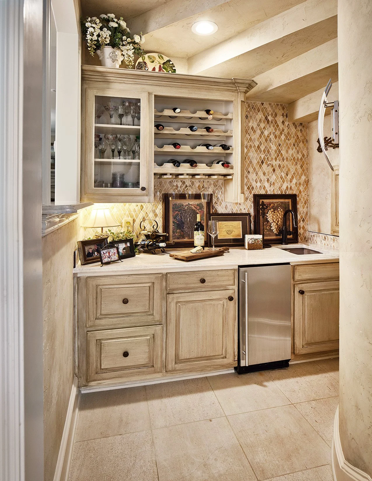 U-Line Stainless 15” Clear Ice Machine, Blanco Empressa Bar Faucet, and Blanco Silgranite Bar Sink in Truffle
