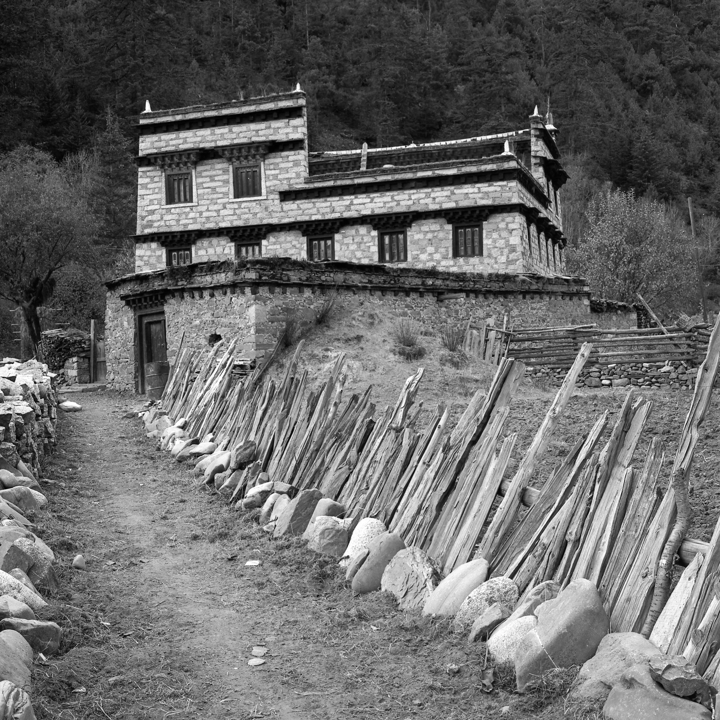 2004-BW-G-S  2  贡嘎  四川.jpg