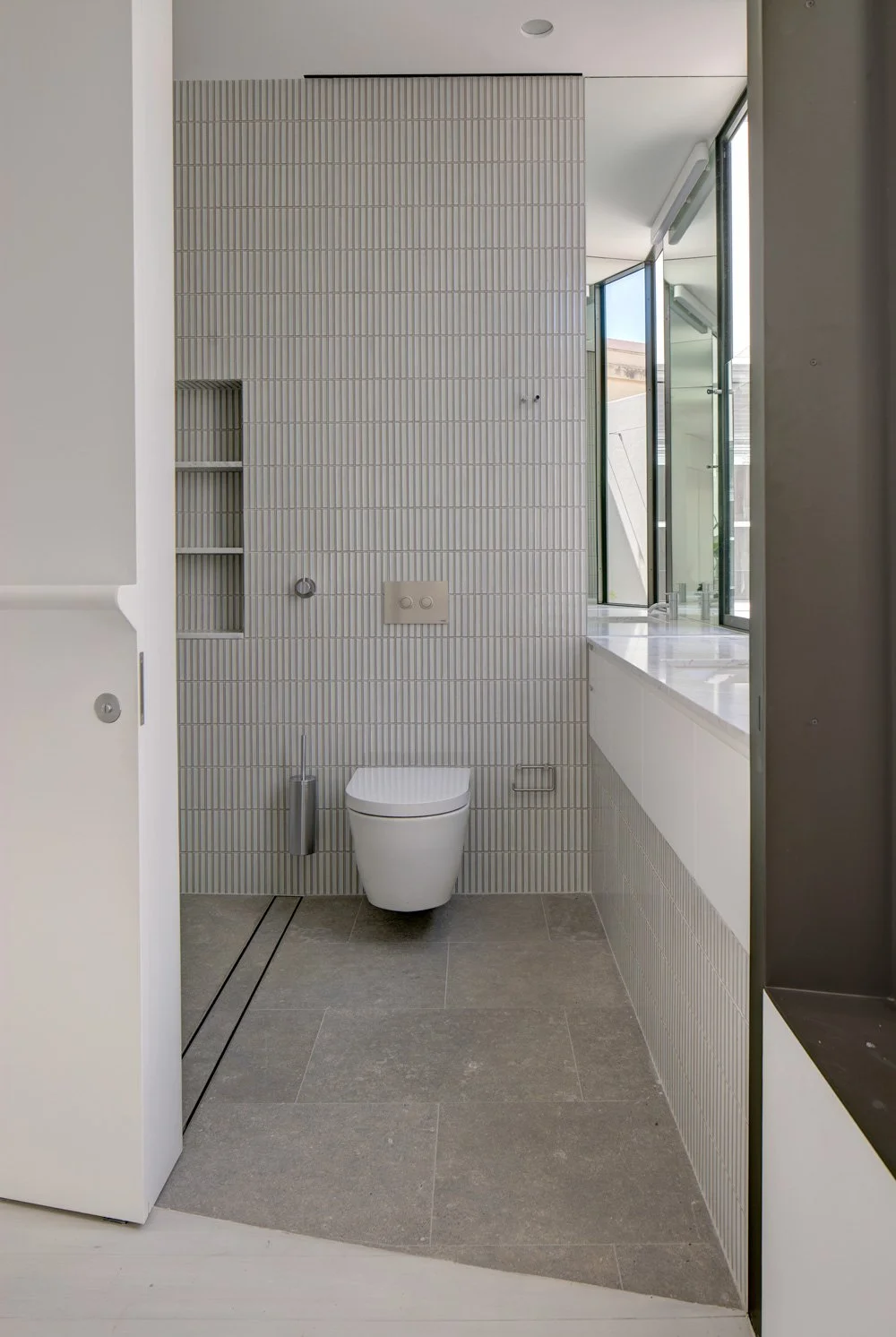WEB_10.-Bathroom_Level-1_19-Flinton-St.jpg