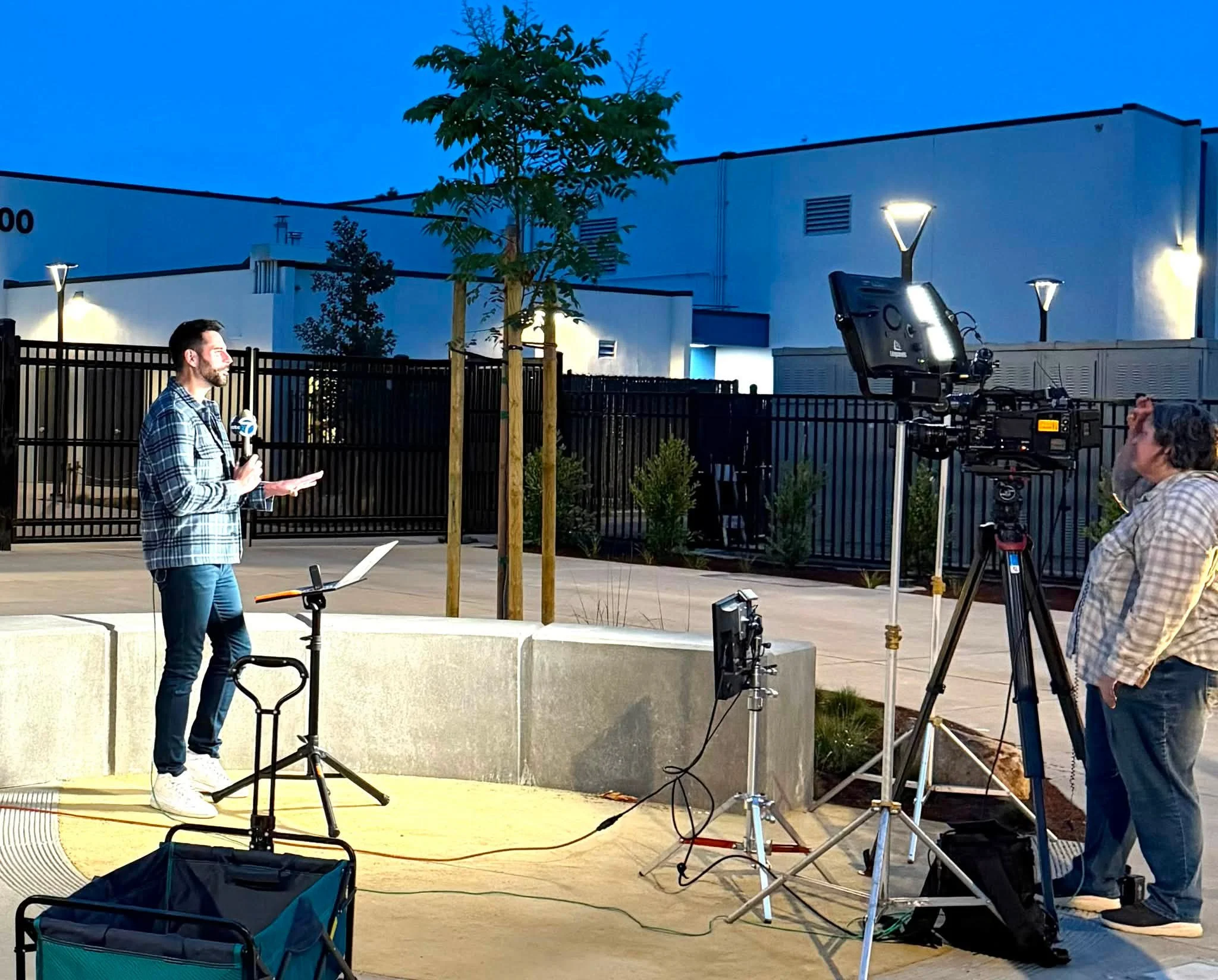 Tomorrow we drop off Farber at college. But today I was able to help forecast the weather at Wood Middle School on their first day with Drew Tuma. And help students safely arrive on the beautiful new campus! #alamedaunified #ausd #alameda ABC7 News