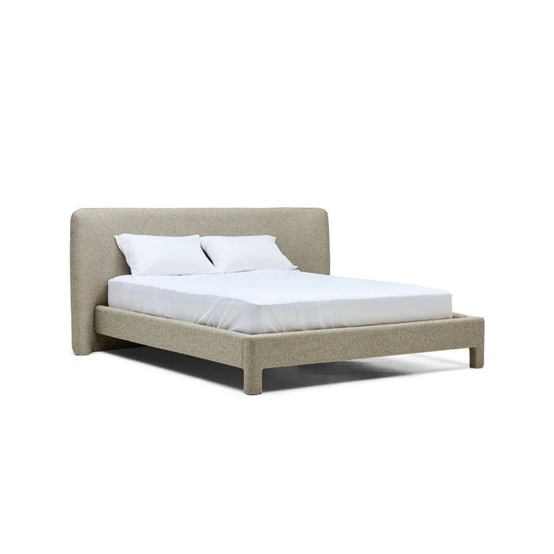 Lois_KingBed_2.jpg