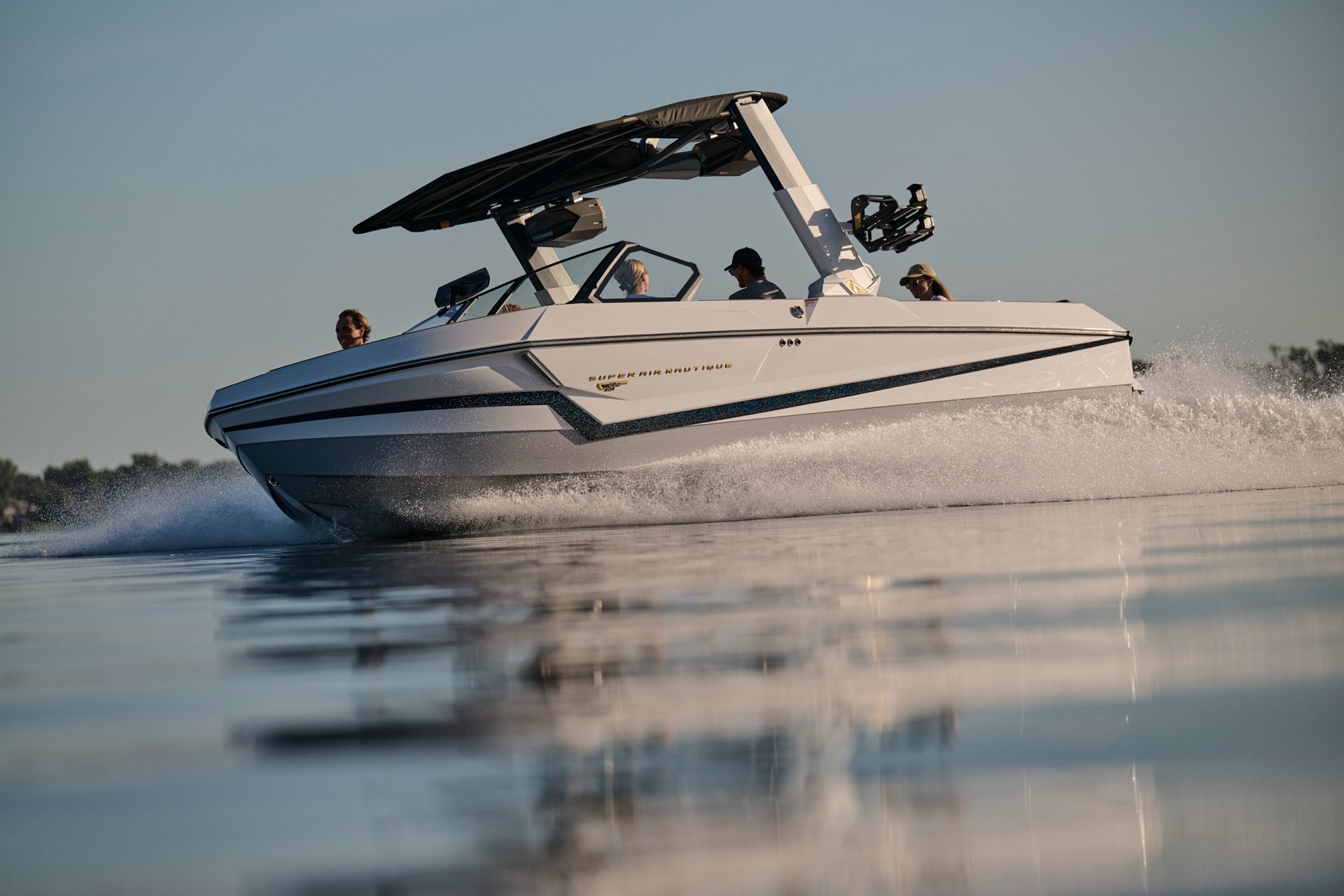 2027_Super_Air_Nautique-S25-658 (1).jpg