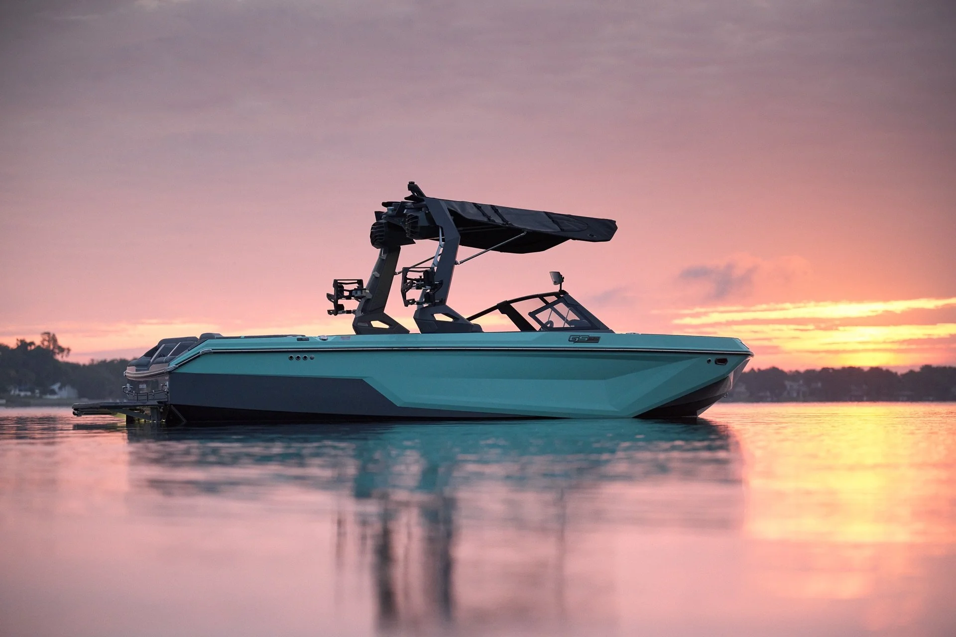 2027_Super_Air_Nautique_GS22_On_Water-98.jpg