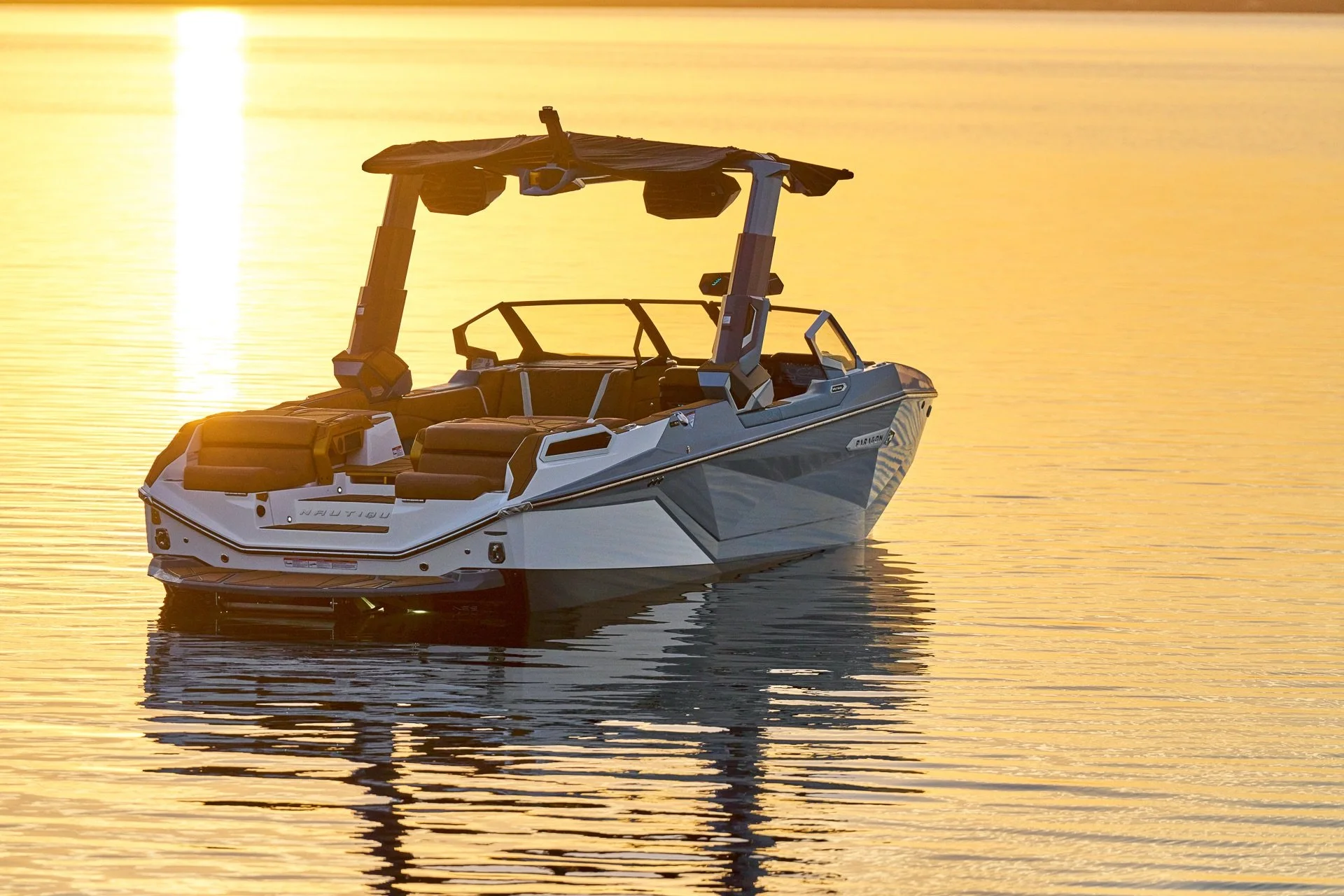 2027_Super_Air_Nautique_P25_On_Water-545.jpg