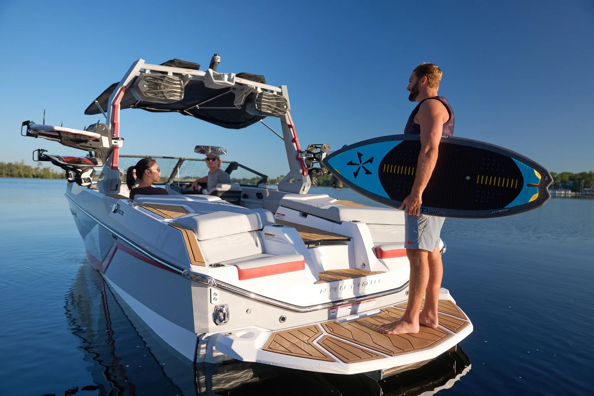 2027_Super_Air_Nautique_G21_On_Water-106.jpg