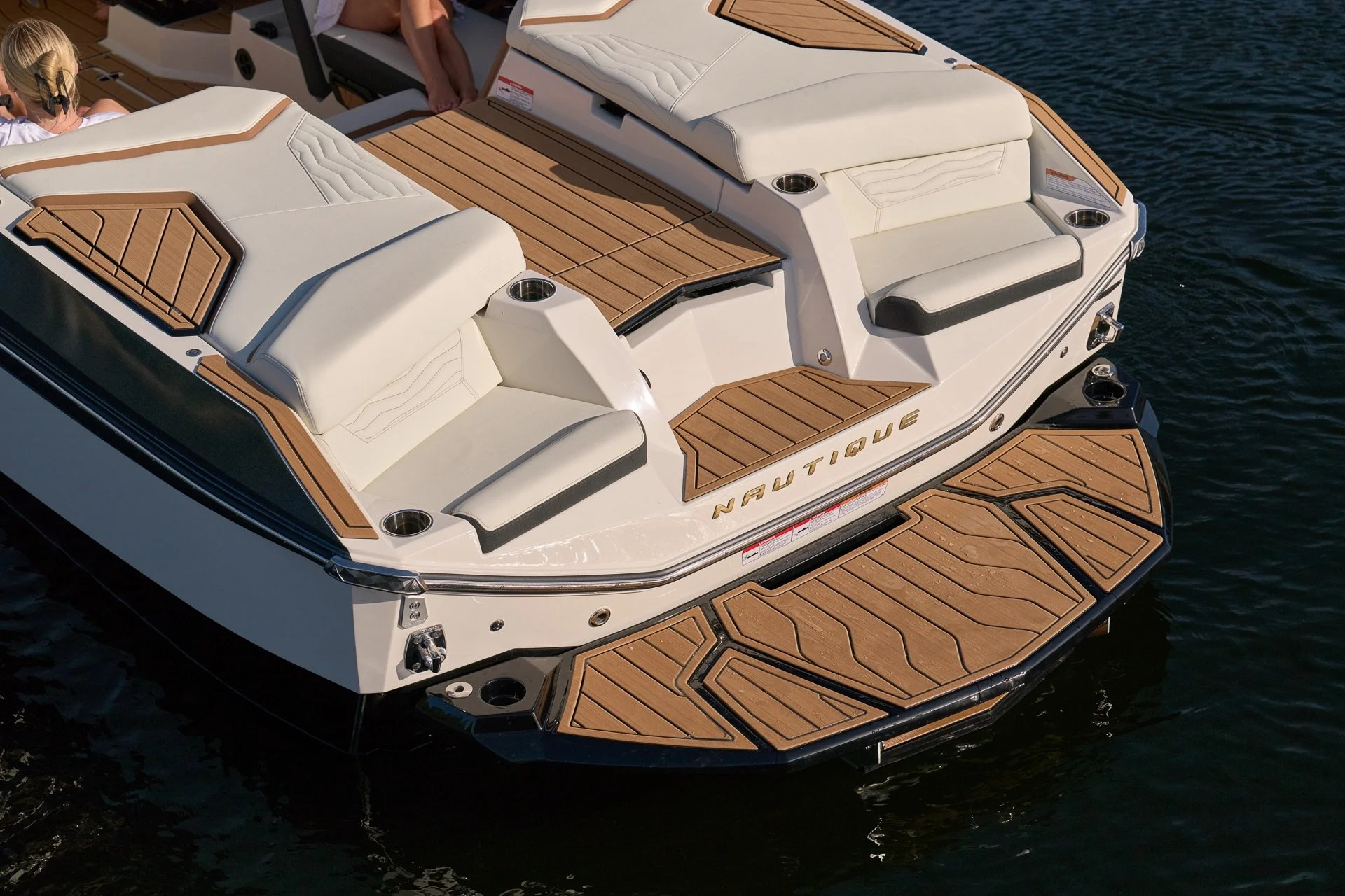 2027_Super_Air_Nautique_G23_On_Water-277.jpg