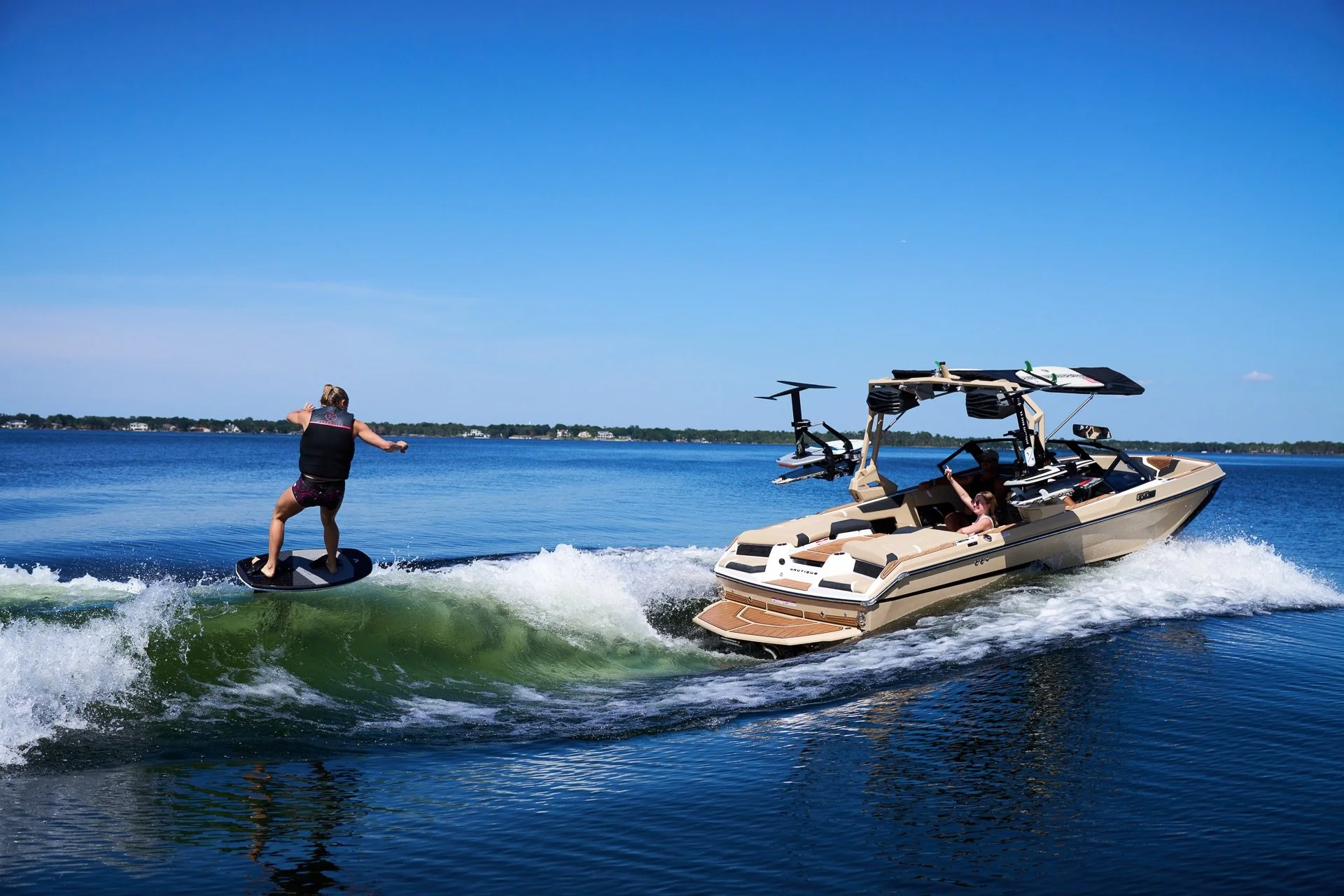 2027_Super_Air_Nautique_GS20_On_Water-295.jpg