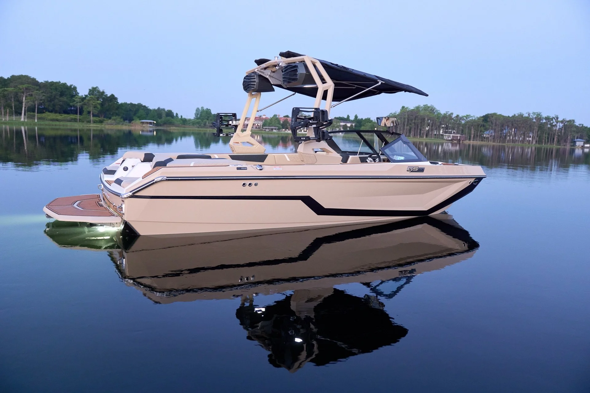 2027_Super_Air_Nautique_GS20_On_Water-349.jpg