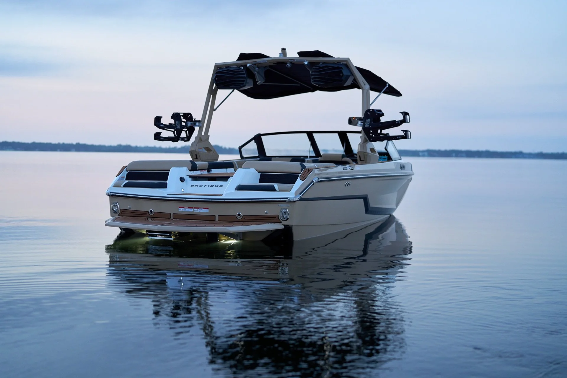 2027_Super_Air_Nautique_GS20_On_Water-394.jpg