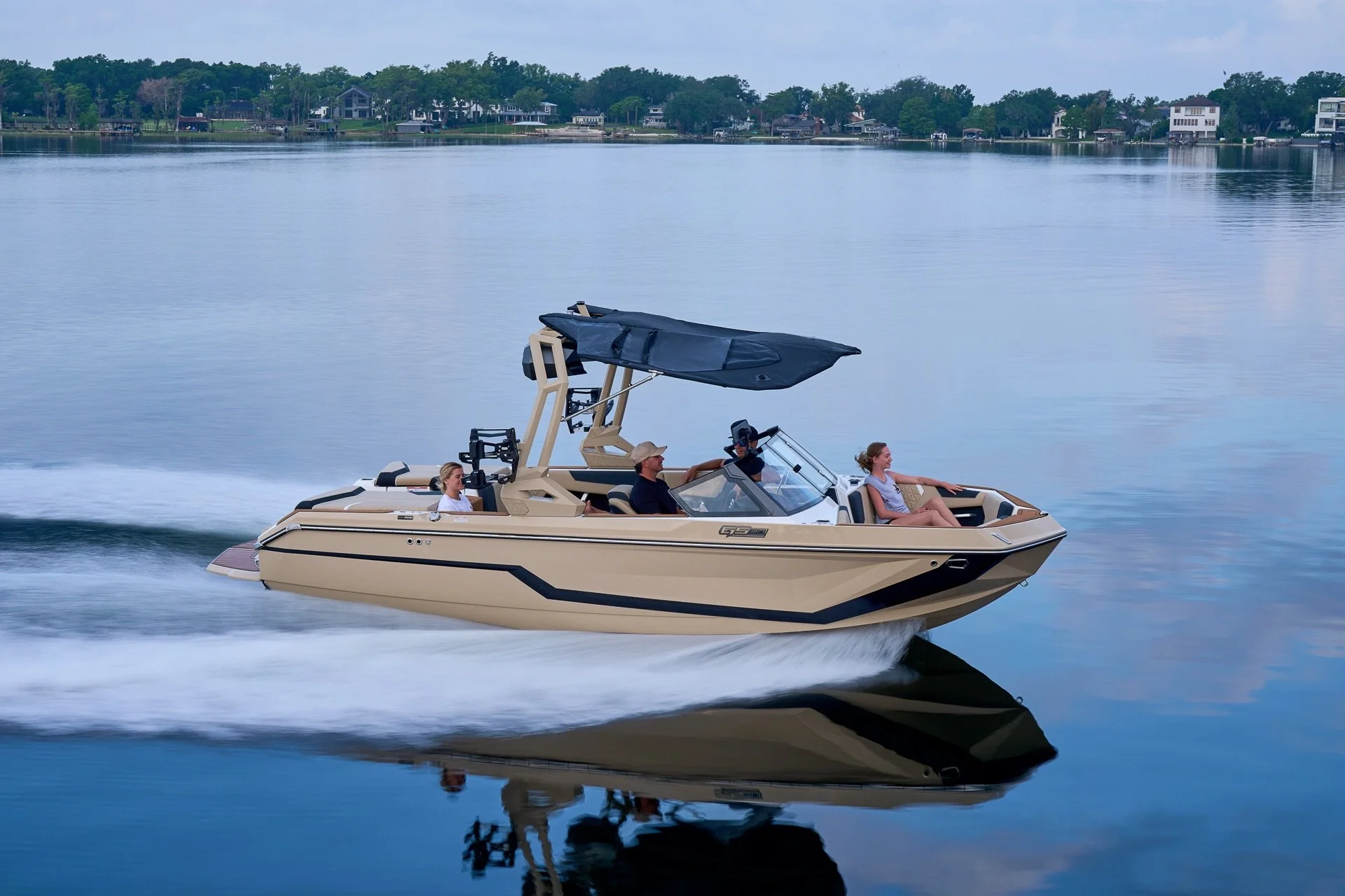 2027_Super_Air_Nautique_GS20_On_Water-507.jpg