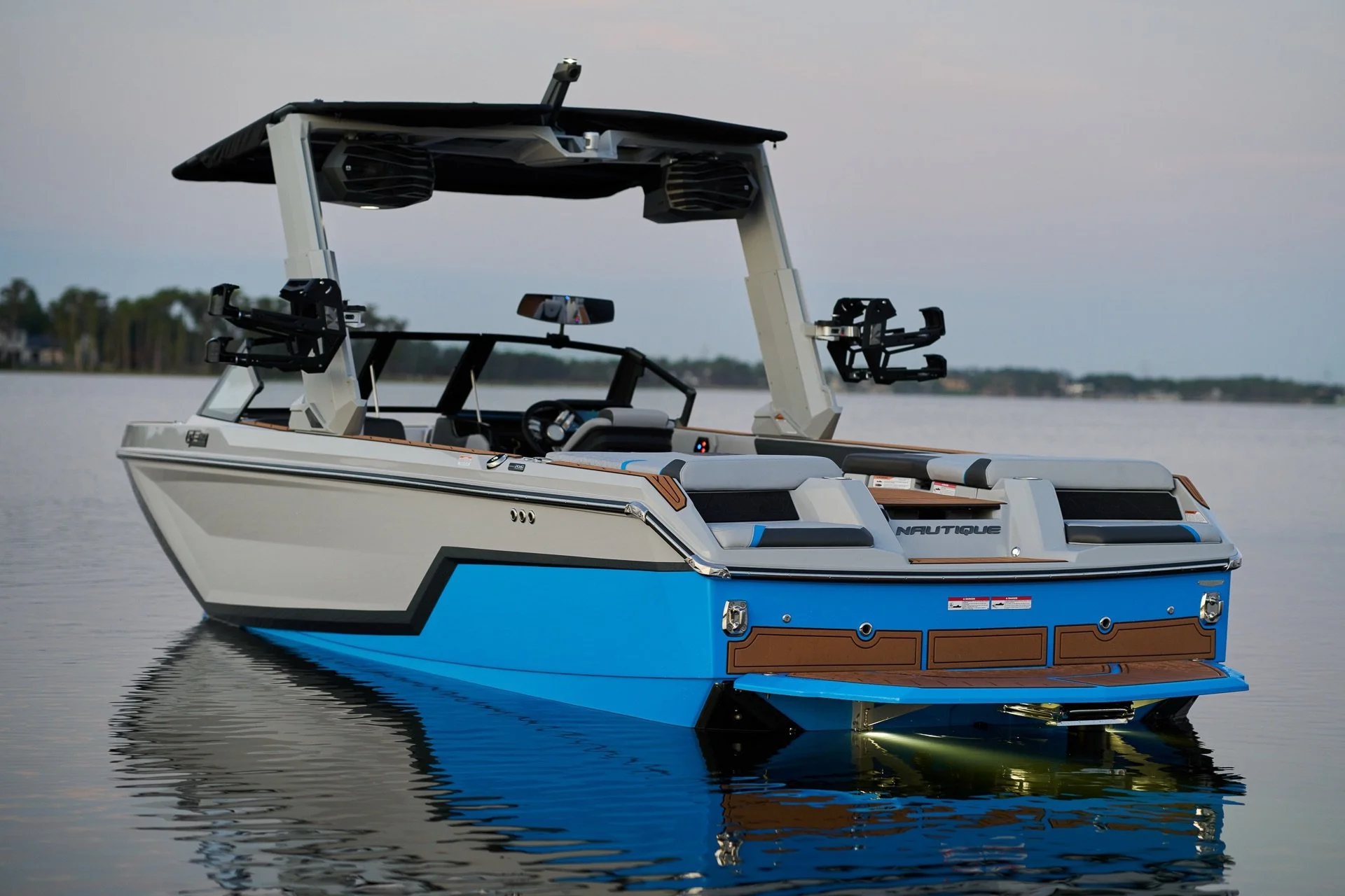 2027_Super_Air_Nautique_GS24_On_Water-605.jpg
