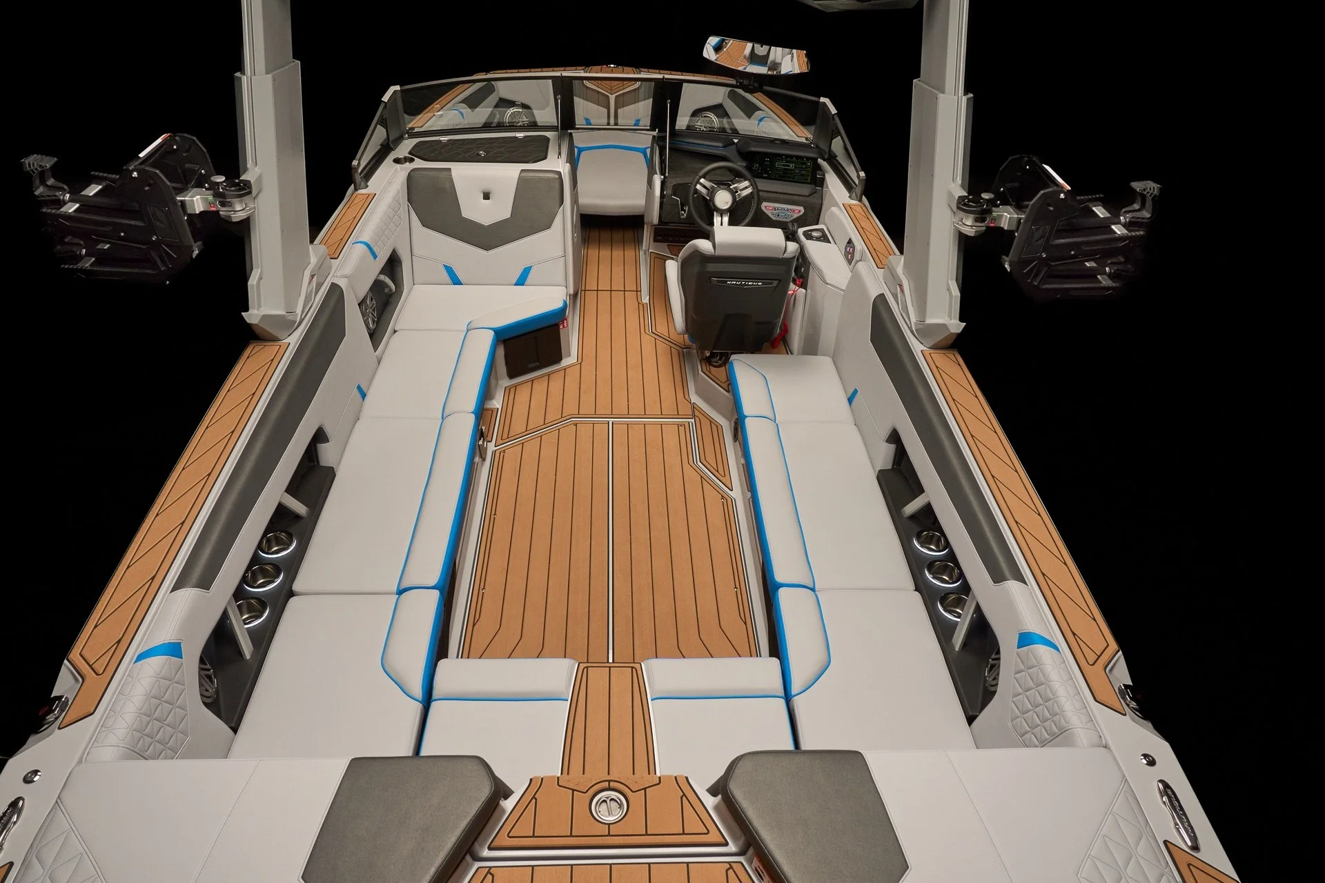 2027_Super_Air_Nautique_GS24_Studio-224.jpg