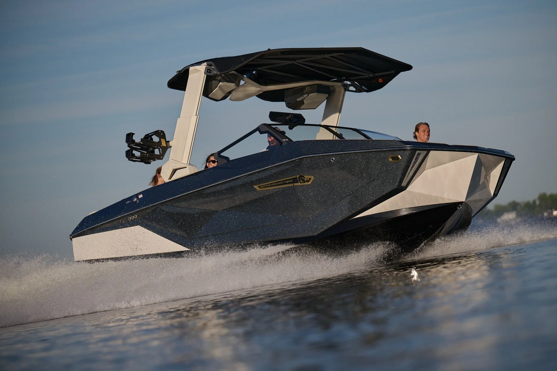 2027_Super_Air_Nautique_G23_On_Water-435.jpg