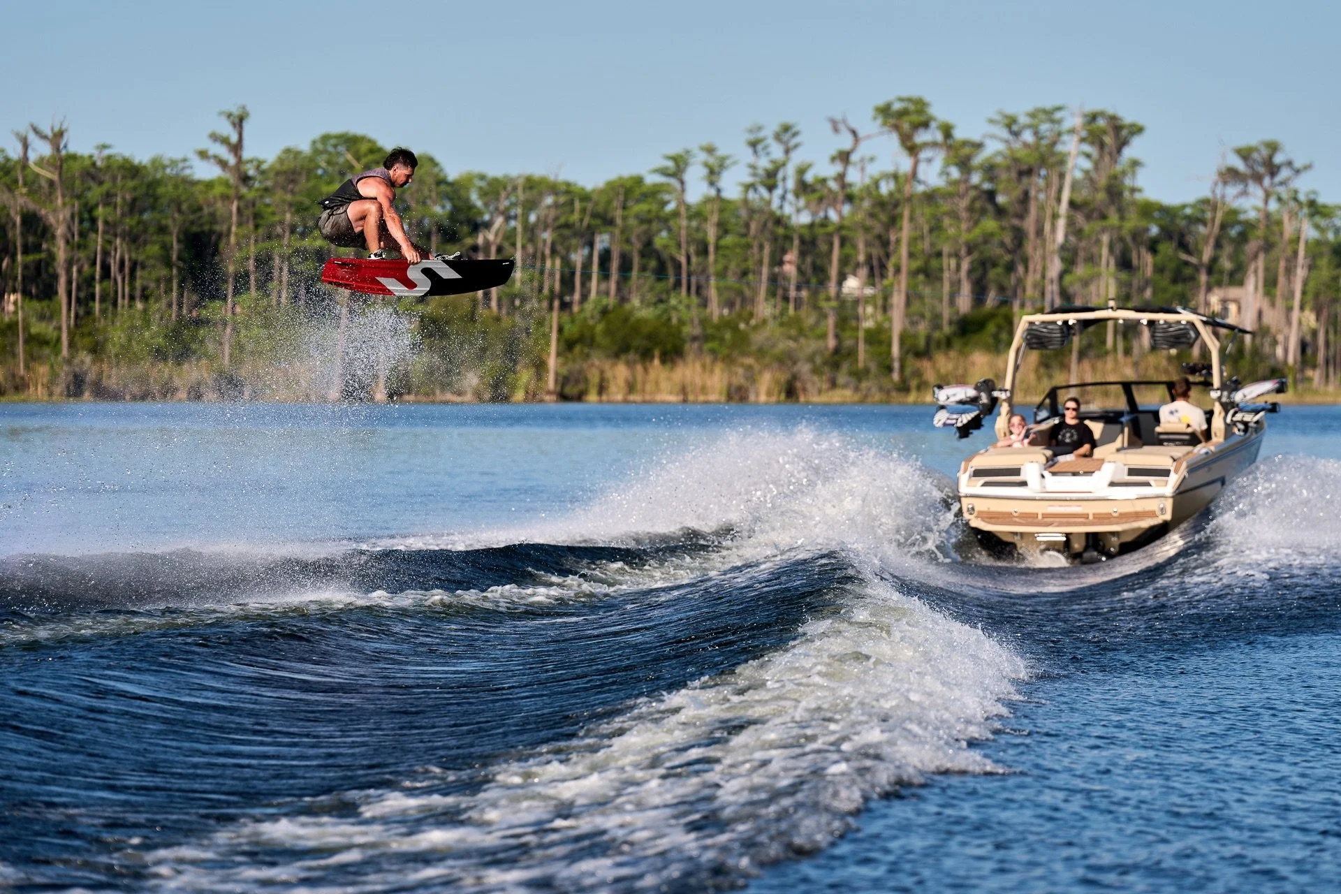 2027_Super_Air_Nautique_GS20_On_Water-142.jpg