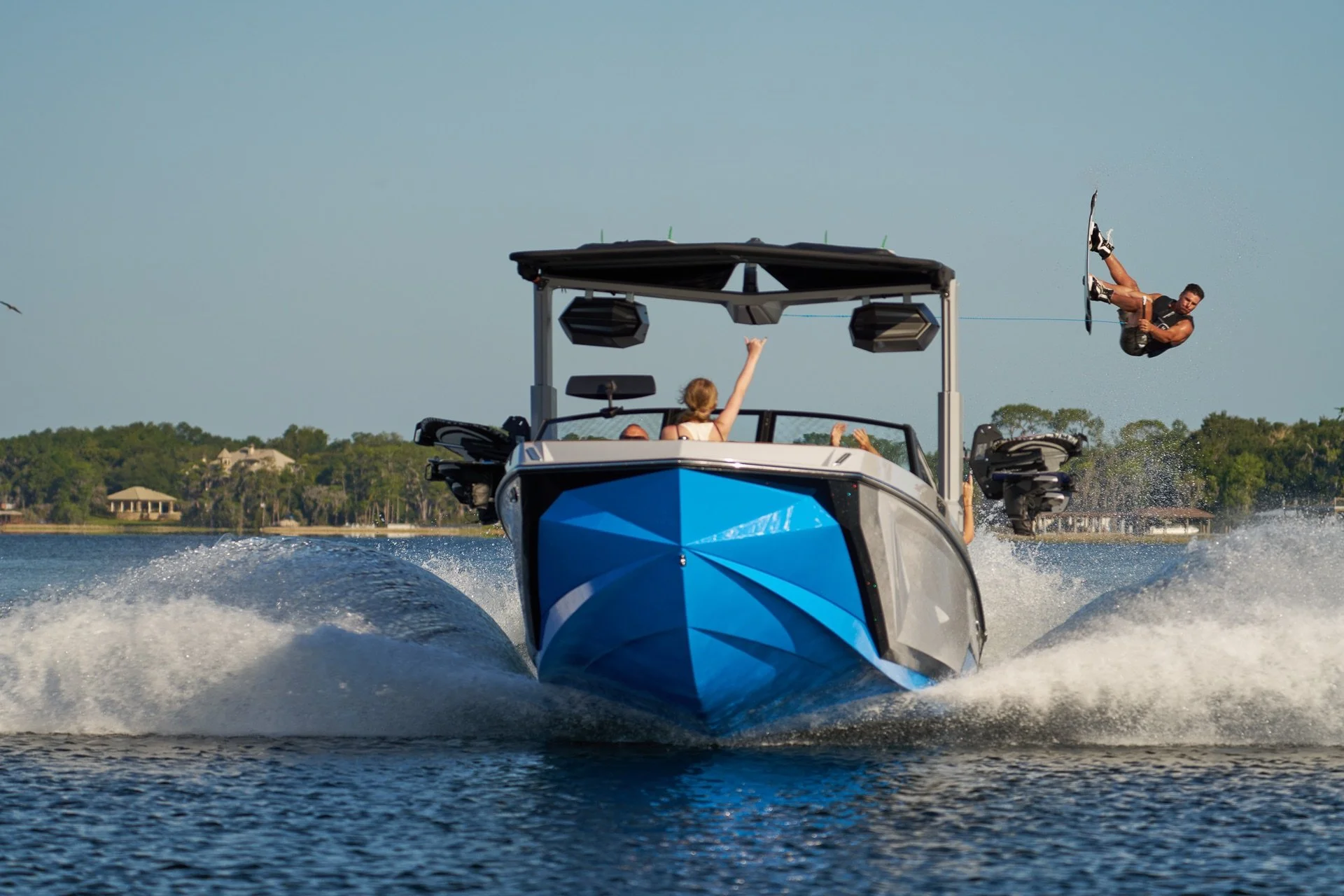 2027_Super_Air_Nautique_GS24_On_Water-214.jpg