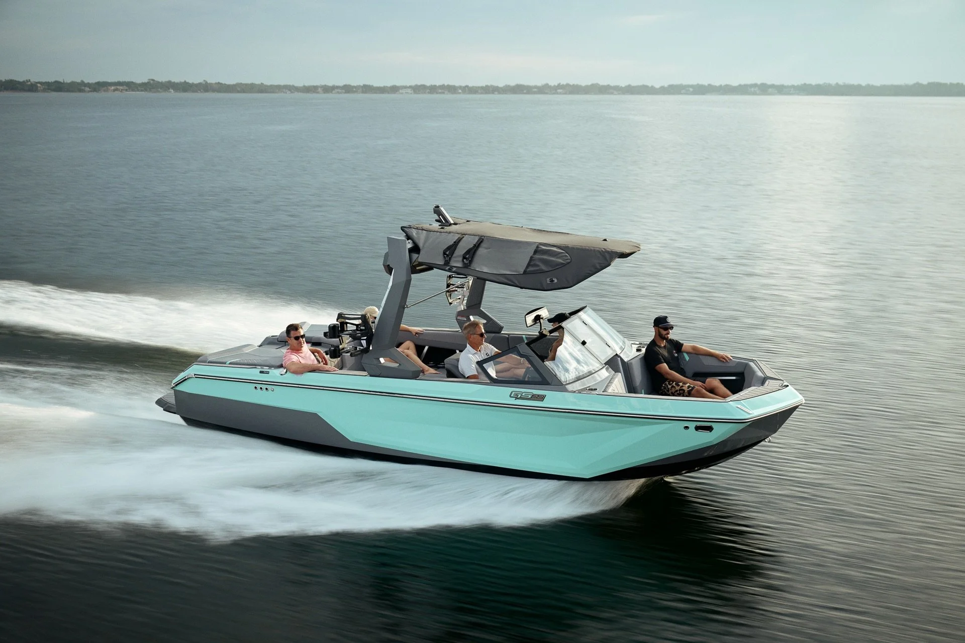 Nautique multisport boat