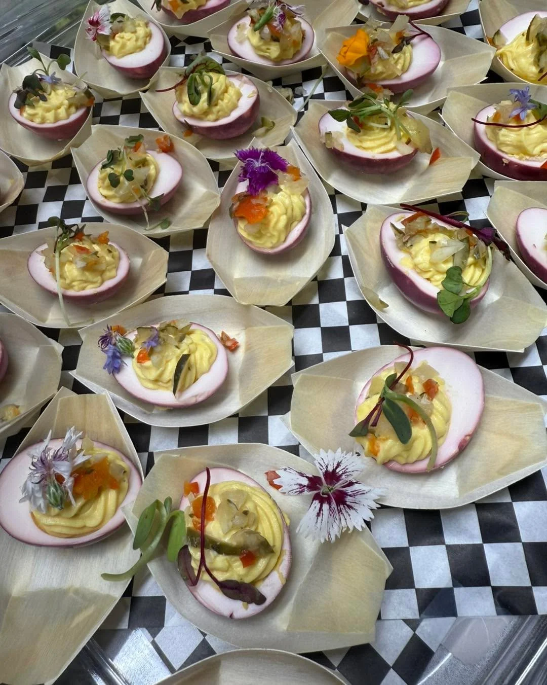 MINI BITES 😍

I just love these, because you can try a little bit of everything ✨ 

Visit www.messykitchencatering.ca for all inquiries!