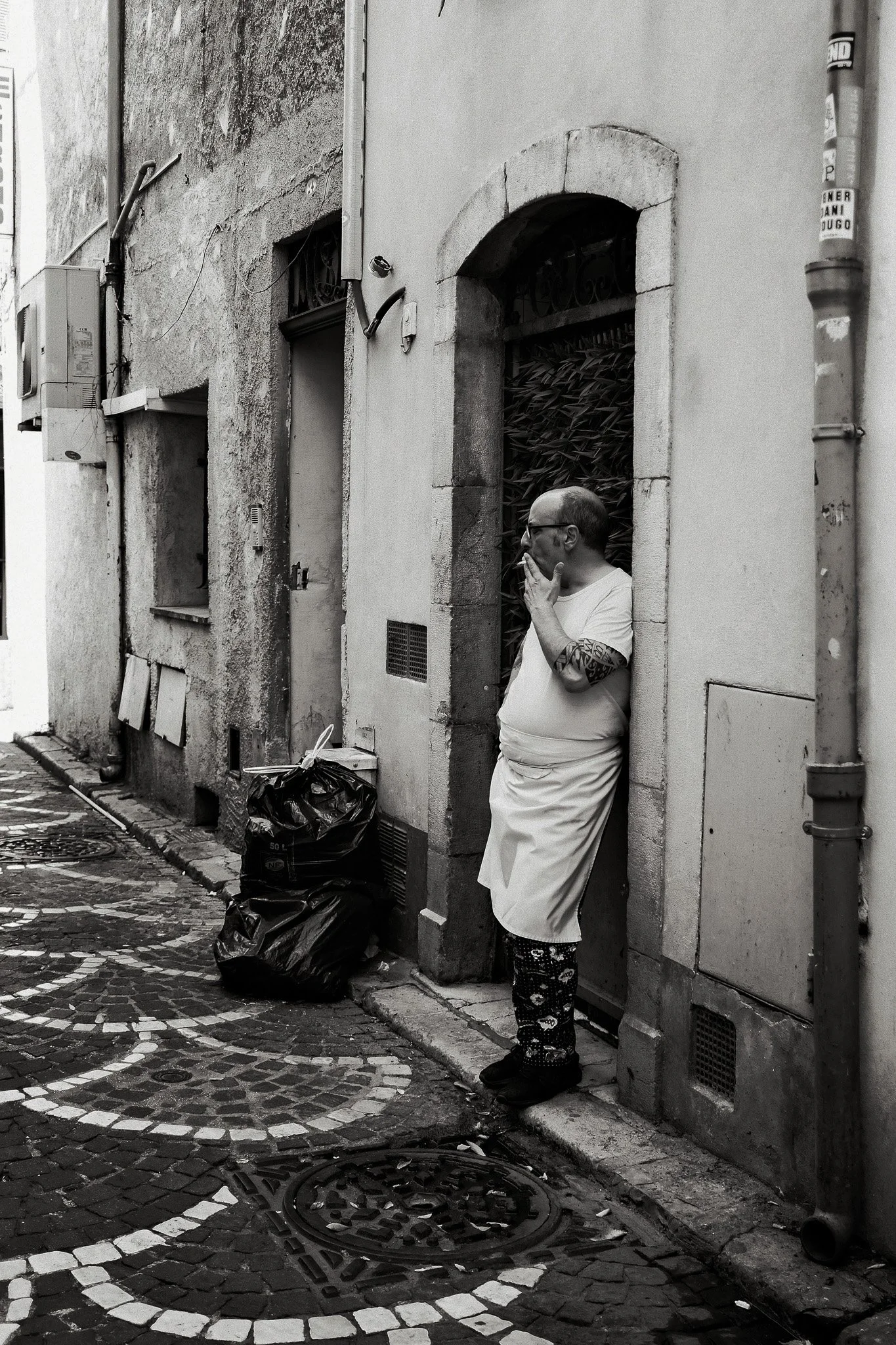 Pure Black and White 