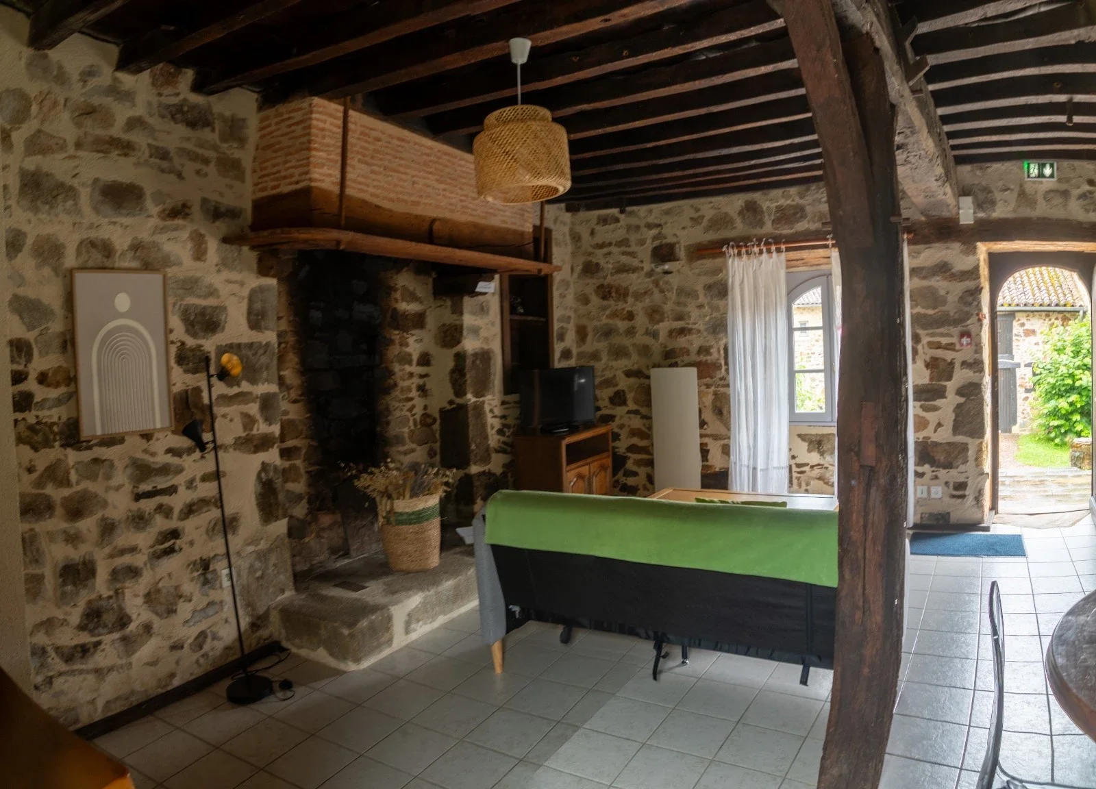 gite-chardon-le-cruzeau-interieur-05.webp