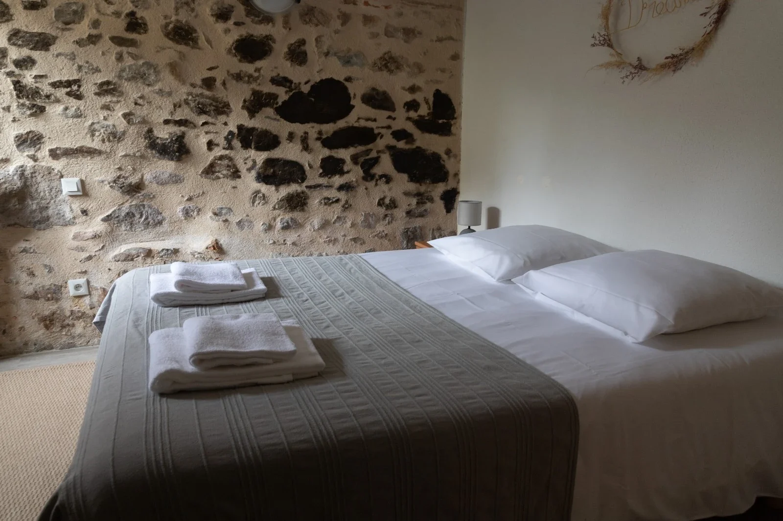 gite-cruzeau-giroflee-interieur-14.webp
