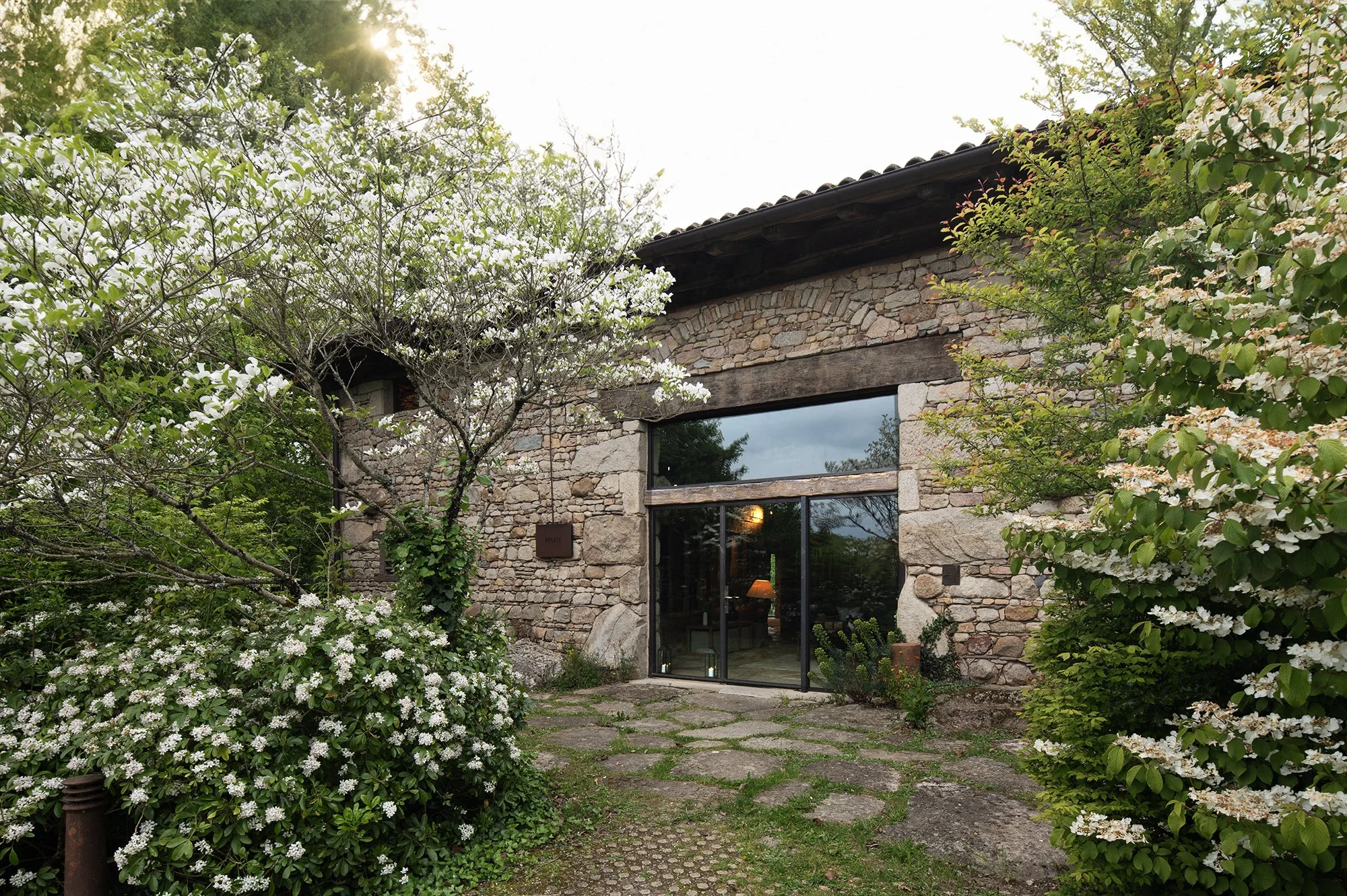 Pégase farm cottage.jpg