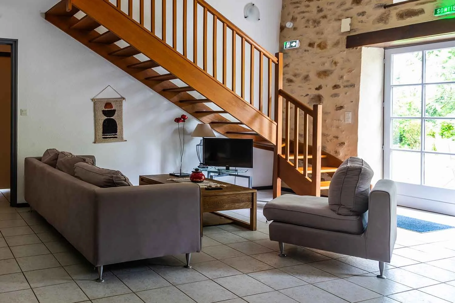 le-cruzeau-gite-bruyere-11-personnes-interieur-02.jpg