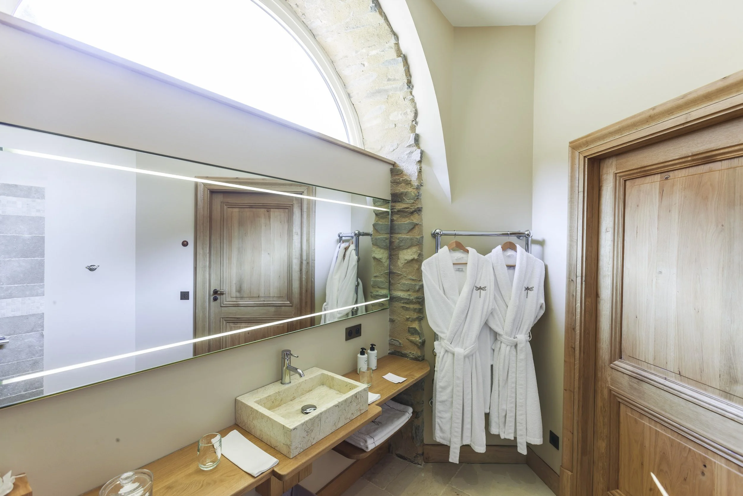 Prestige Room Mercure (2).jpg