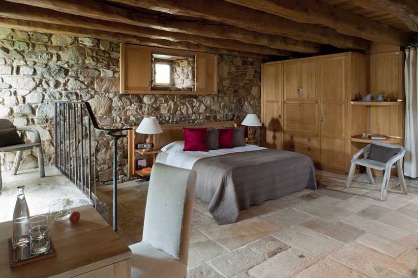Dragon farm cottage (1).jpg