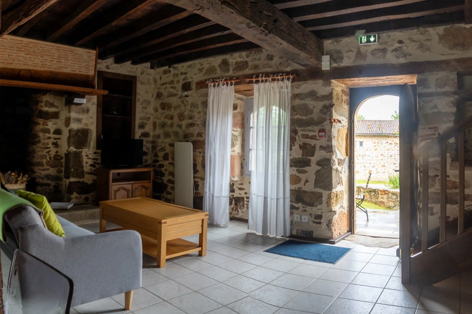 gite-chardon-le-cruzeau-interieur-03.webp