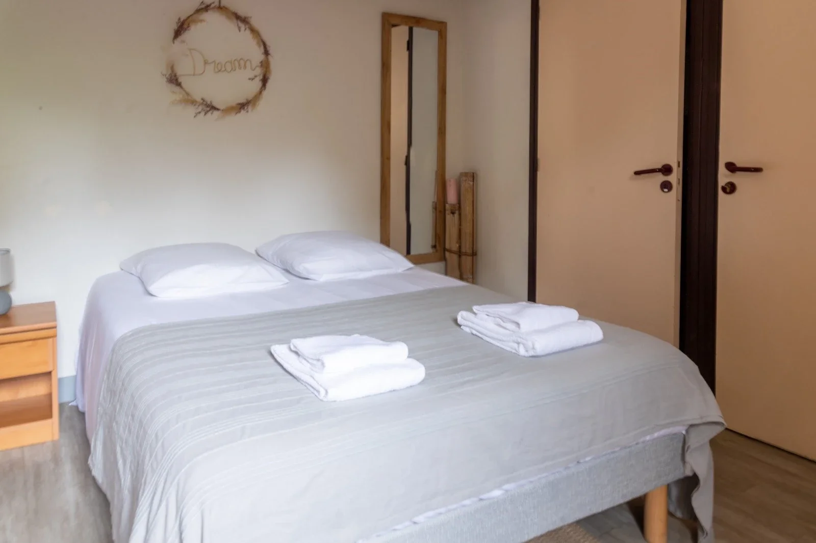 gite-cruzeau-giroflee-interieur-15.webp