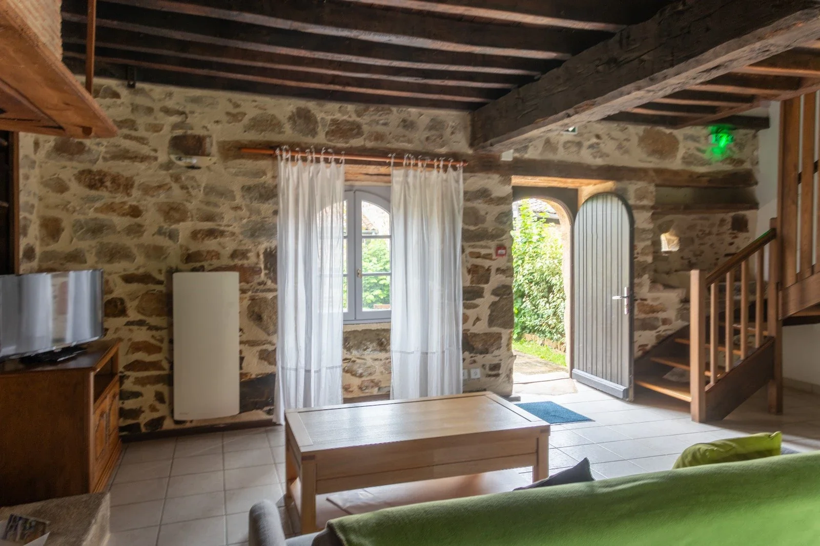 gite-chardon-le-cruzeau-interieur-06.webp