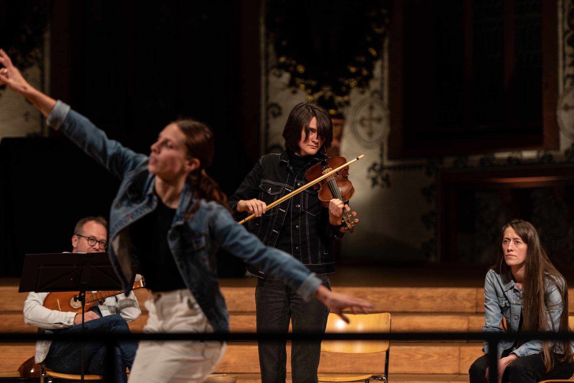 Tanzwut 1518. Photo: Dirk Letsch