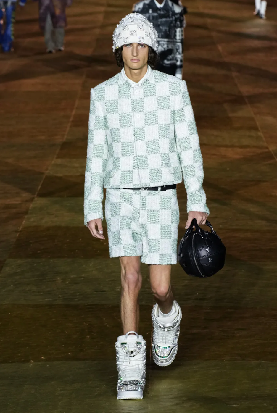 pharrell-williams-for-louis-vuitton-mens-2024-8.png
