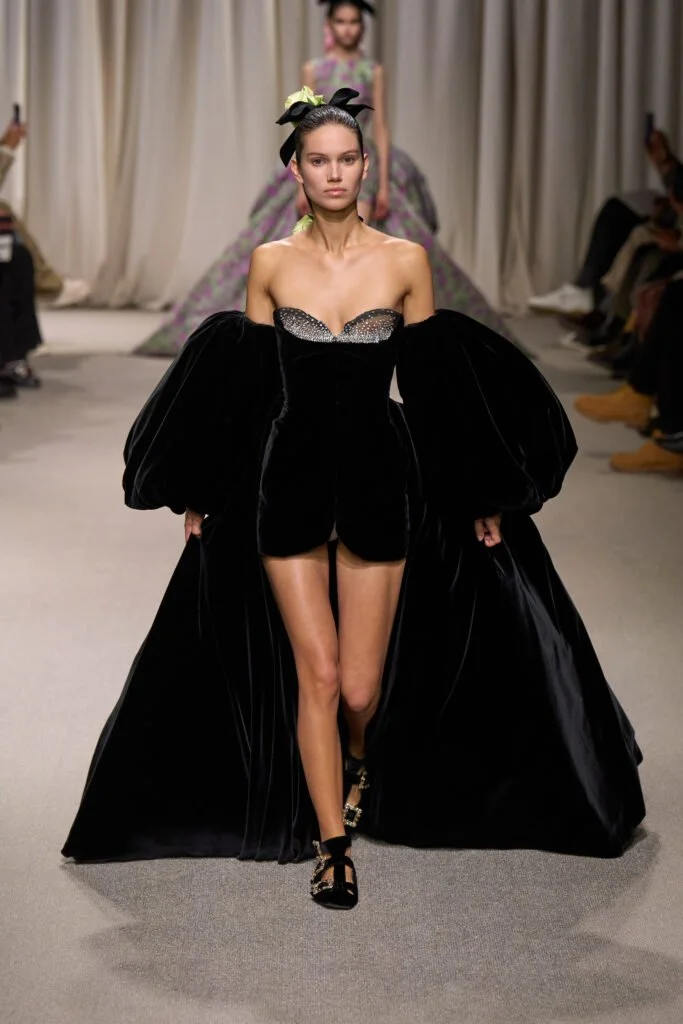 giambattista-valli-hc-s24-09-683x1024.jpg