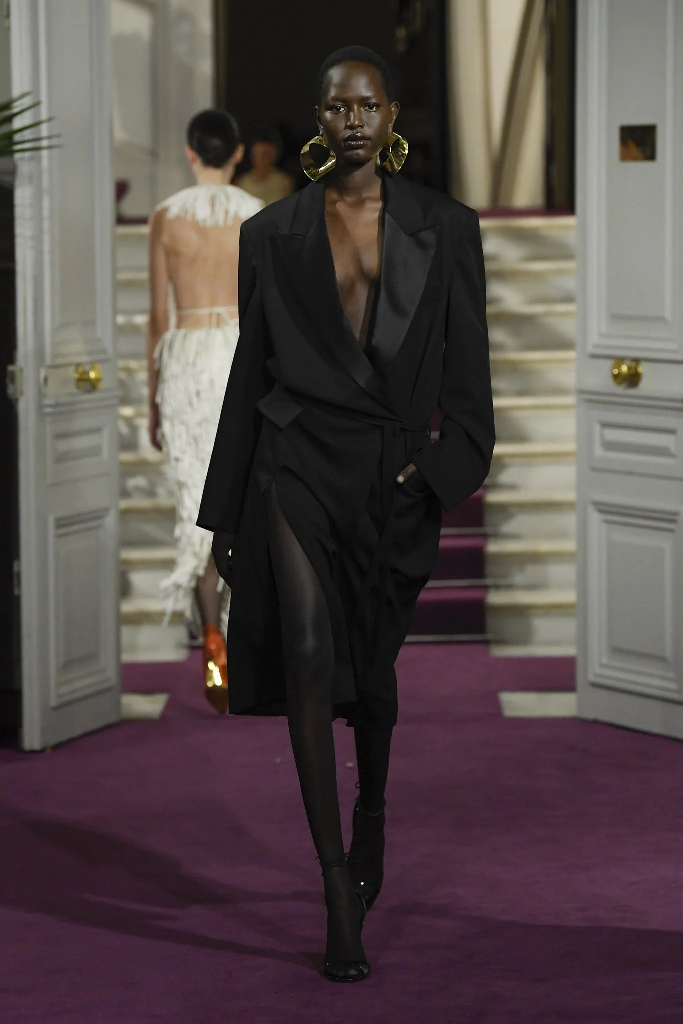 valentino-full-black-look-from-haute-couture-paris-fashion-week.jpg