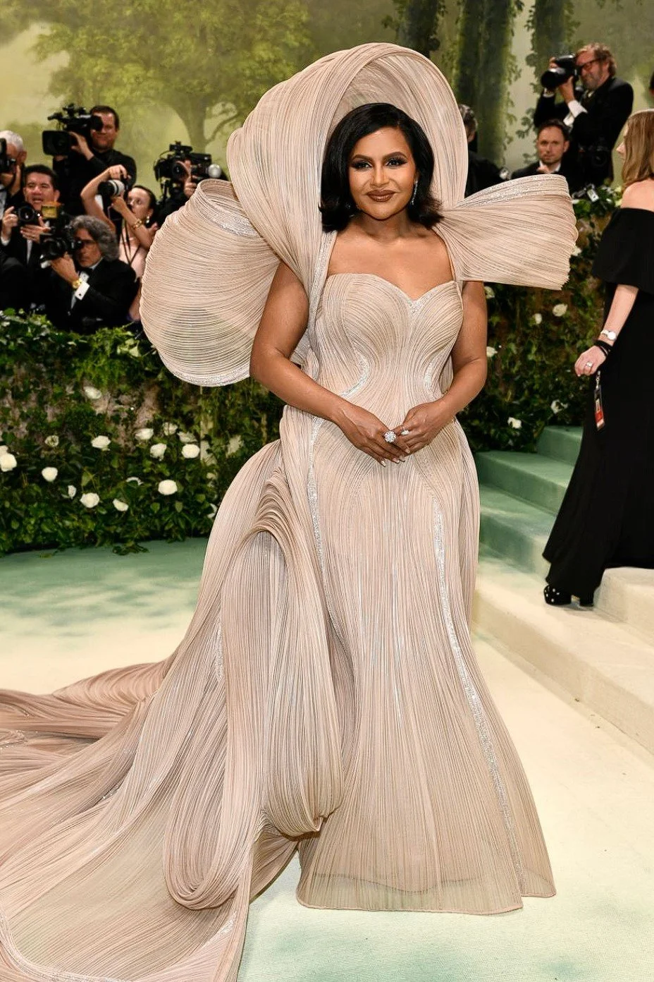 mindy-kaling's-sculptural-dress-by-indian-designer-gaurav-gupta-is-entitled-the-melting-flower-of-time.jpg