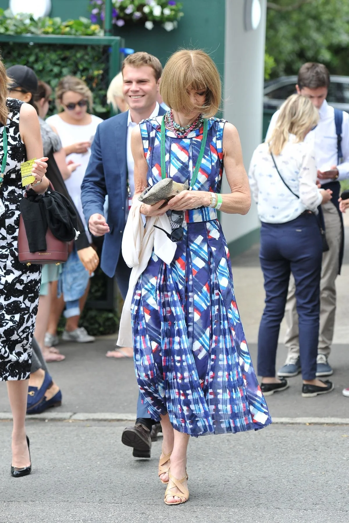 anna-wintour-arrives-at-tennis-championships-in-wimbledon-07-04-2016_8.jpg