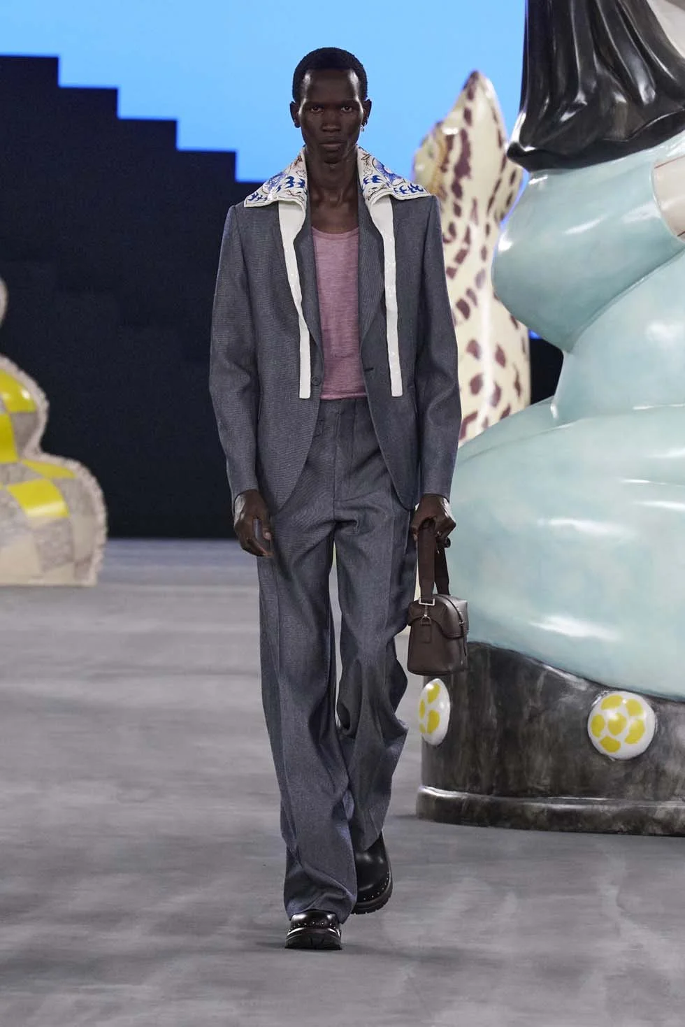 22_dior_mode_homme_summer_2025_look_22.jpg